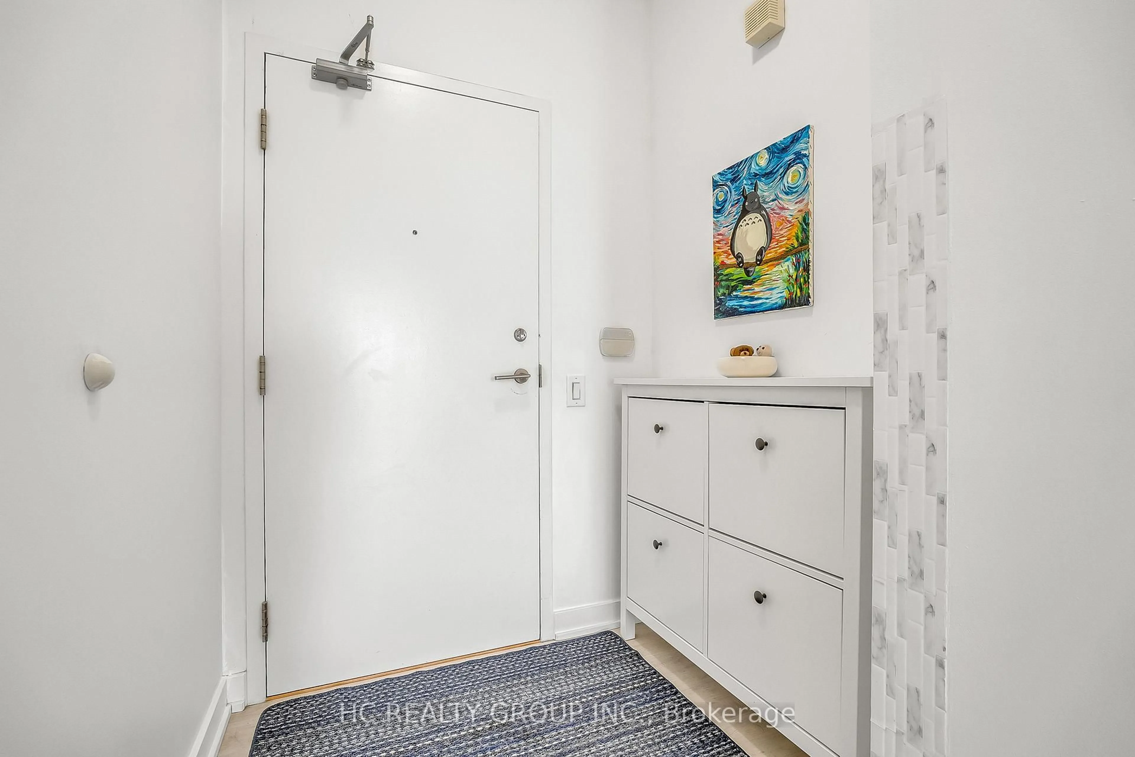 Indoor entryway for 33 Singer Crt #2205, Toronto Ontario M2K 0B4