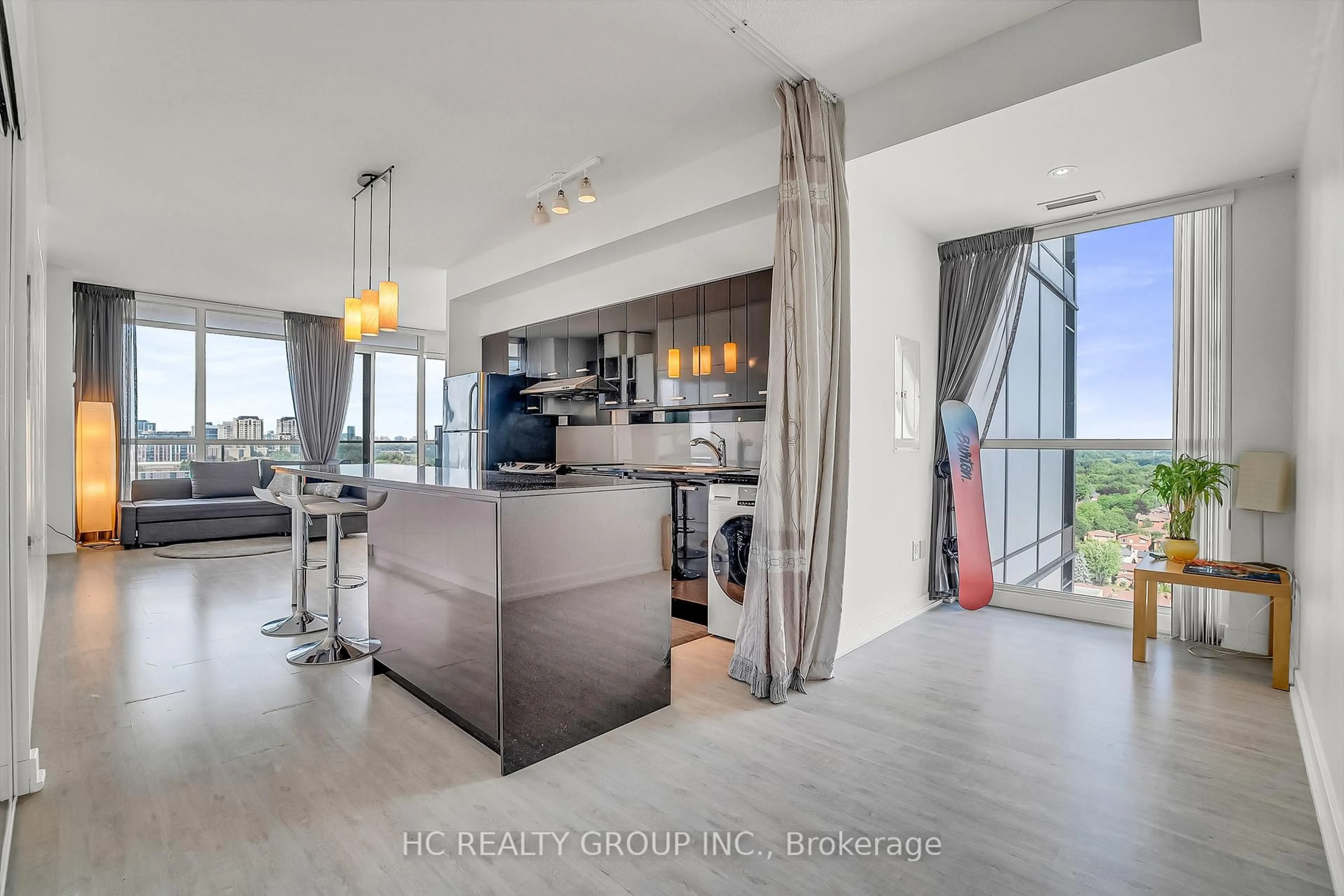 Open concept kitchen, unknown for 33 Singer Crt #2205, Toronto Ontario M2K 0B4