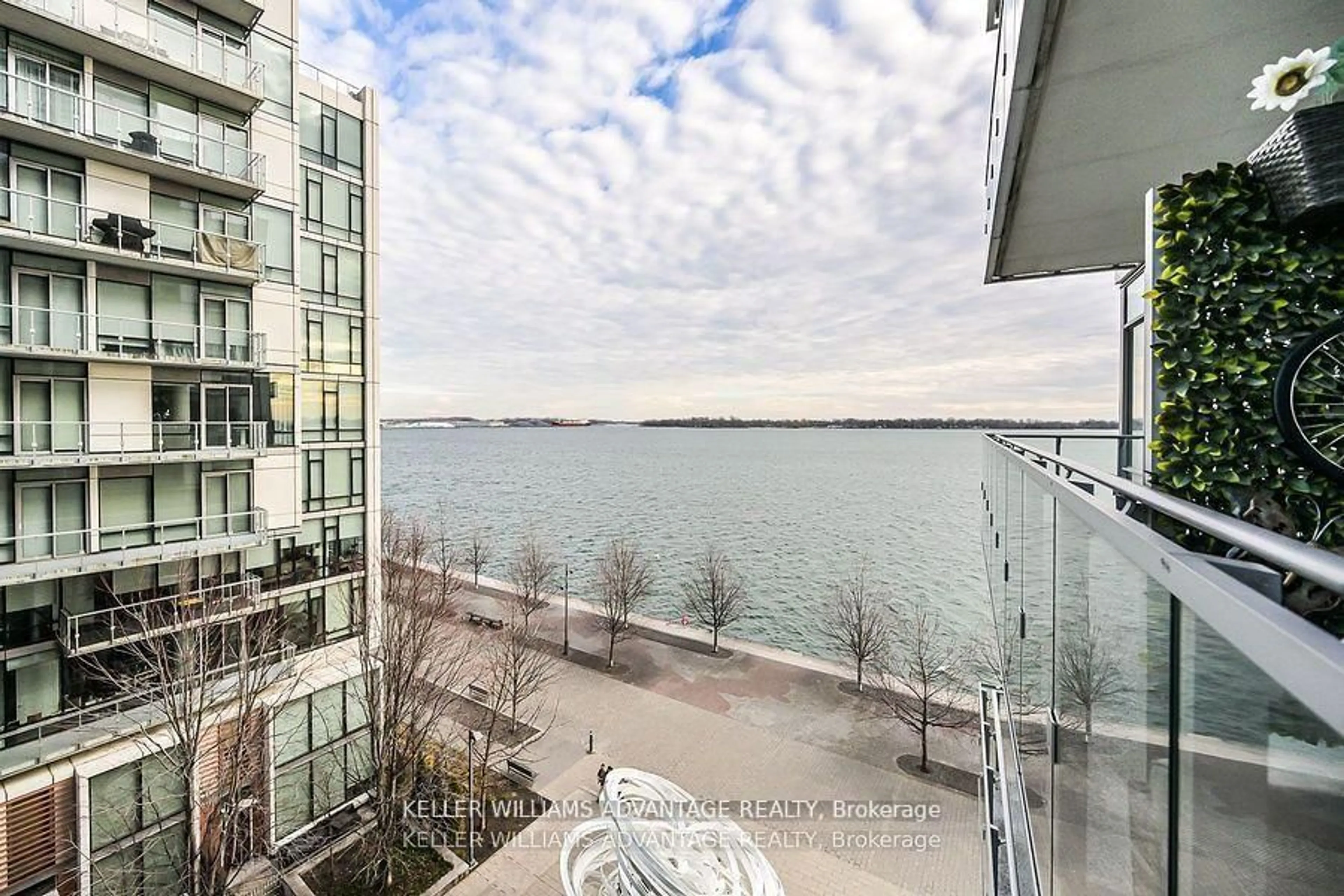 Unknown for 29 Queens Quay #616, Toronto Ontario M5E 0A4