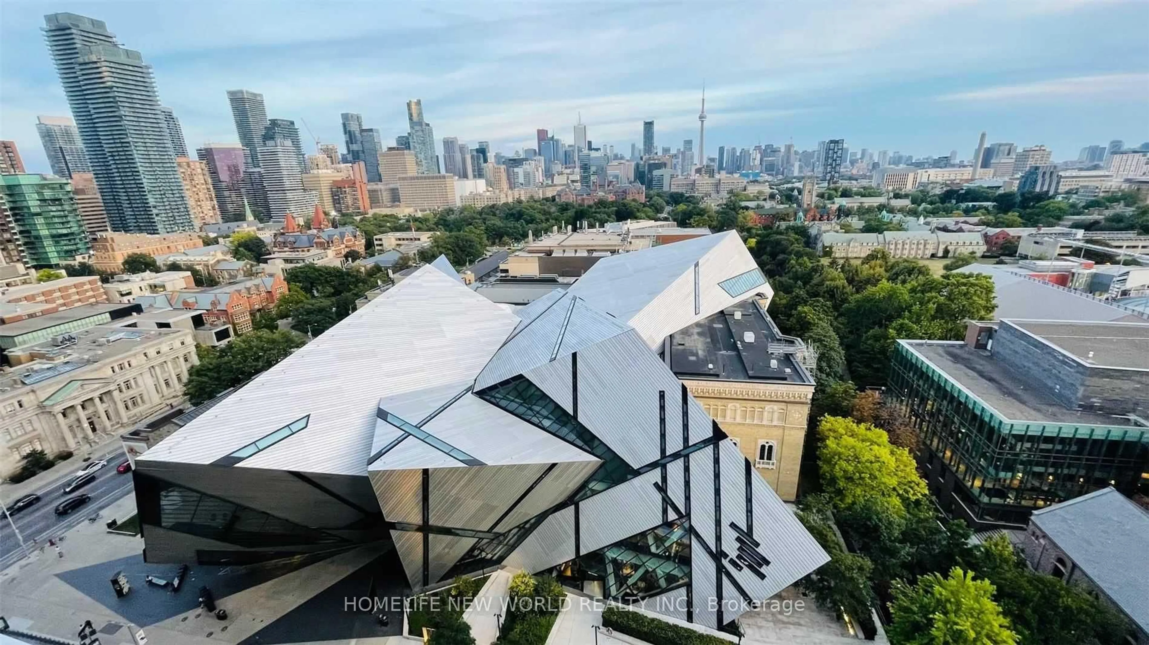 A pic from outside/outdoor area/front of a property/back of a property/a pic from drone, city buildings view from balcony for 200 Bloor St #1601, Toronto Ontario M5S 1T8