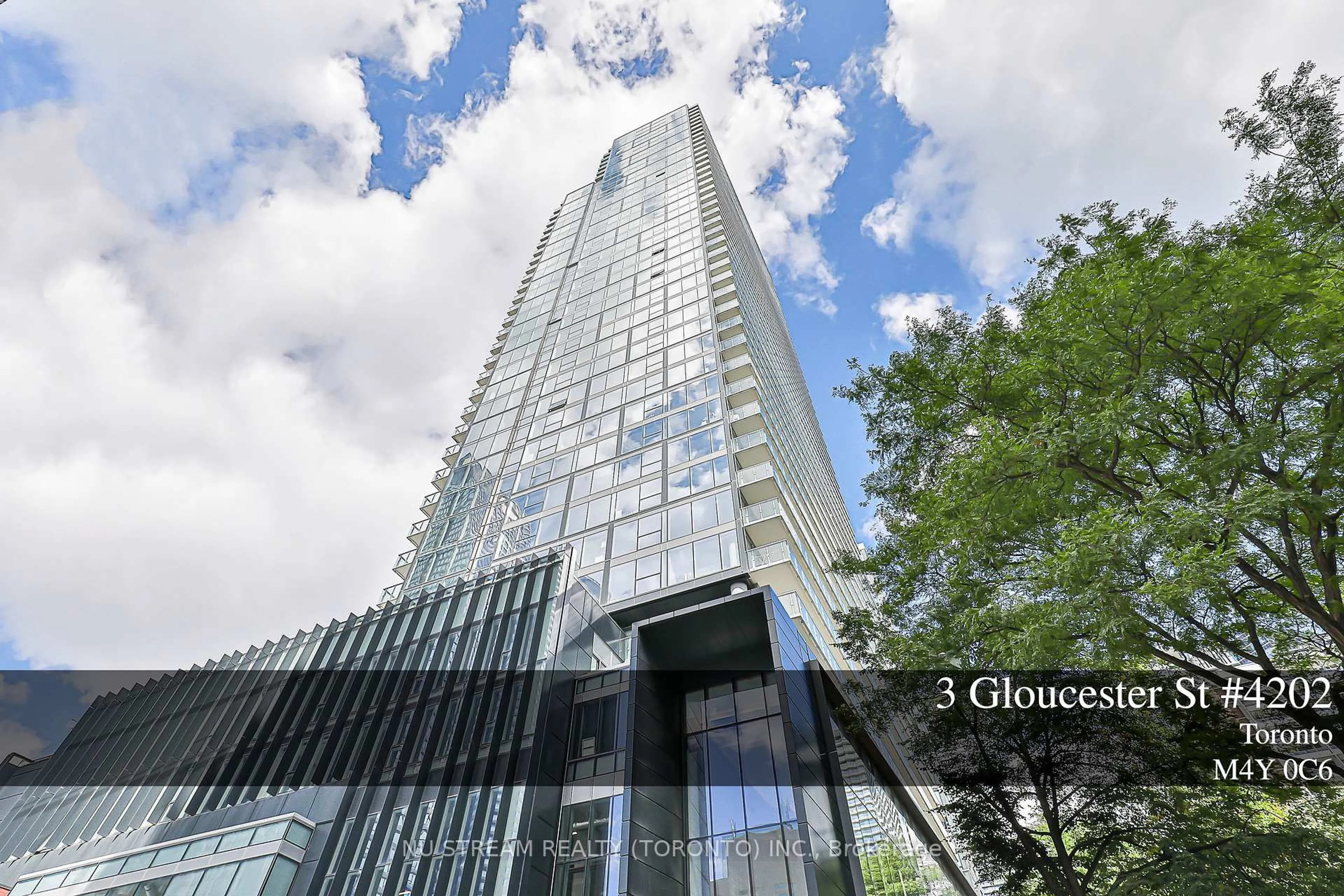 Indoor foyer for 3 Gloucester St #4202, Toronto Ontario M4Y 0C6
