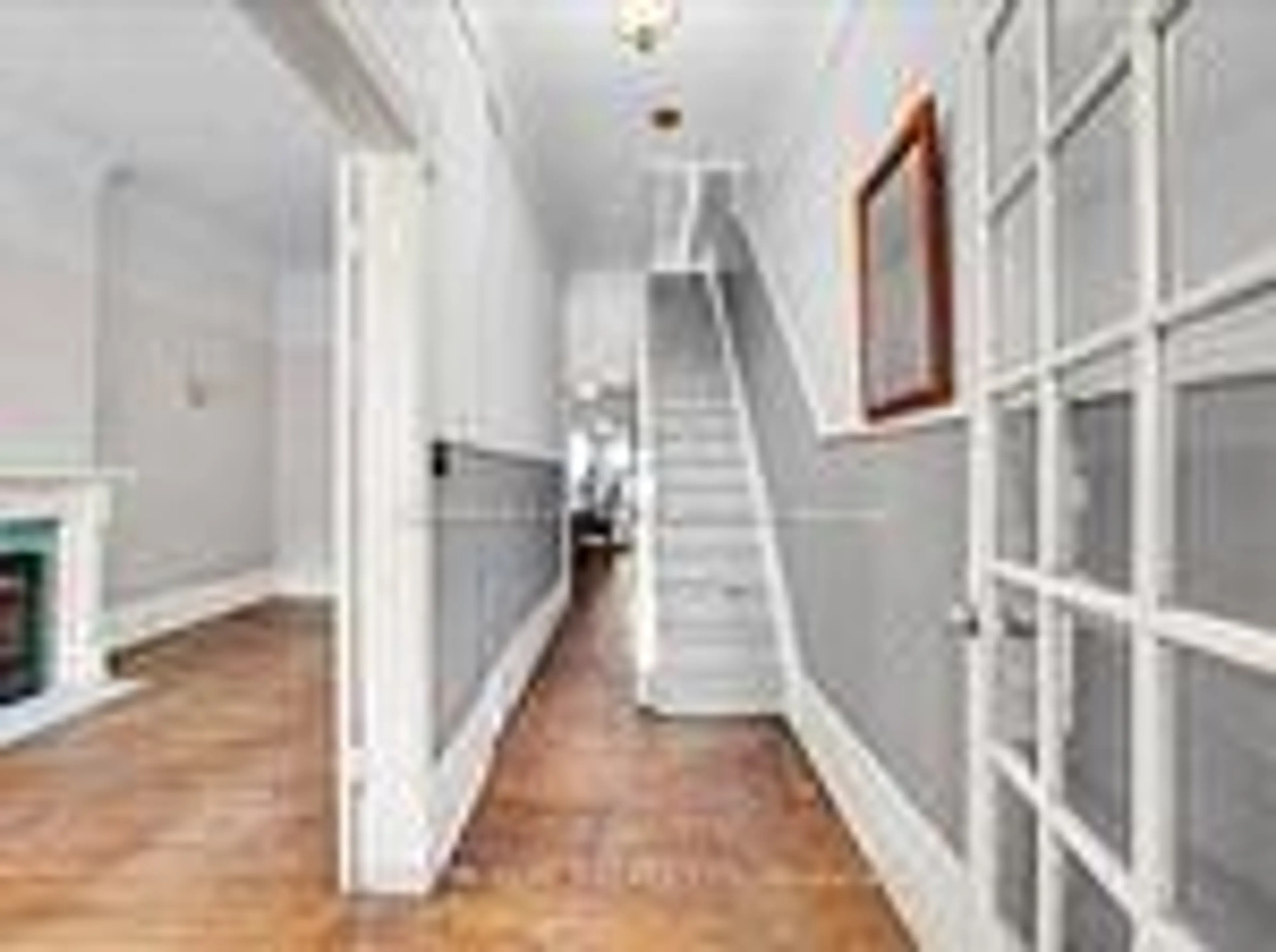 Indoor foyer for 116 Brunswick Ave, Toronto Ontario M5S 2M2