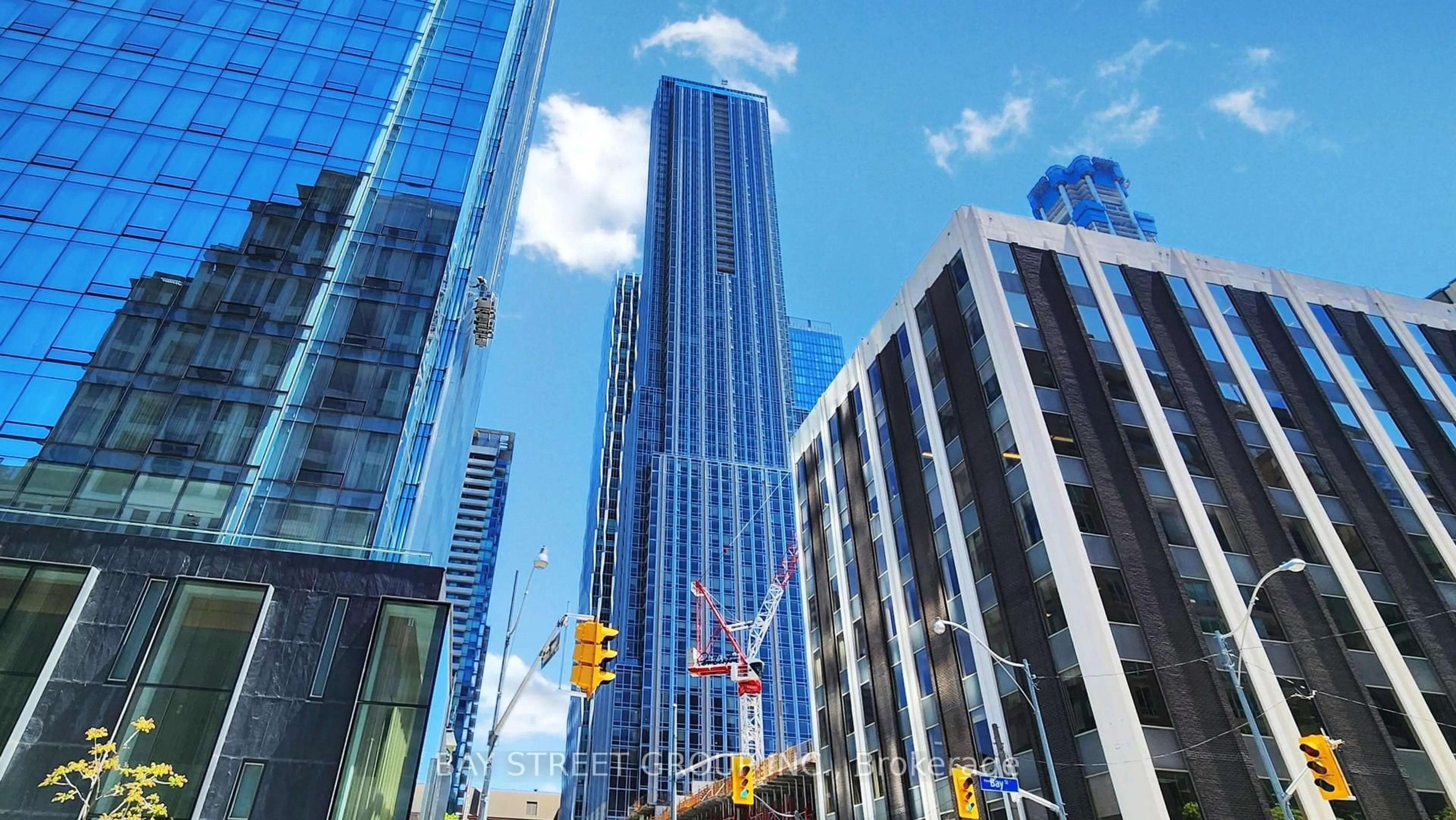 Blurry image for 11 Yorkville Ave #2312, Toronto Ontario M4W 0B7