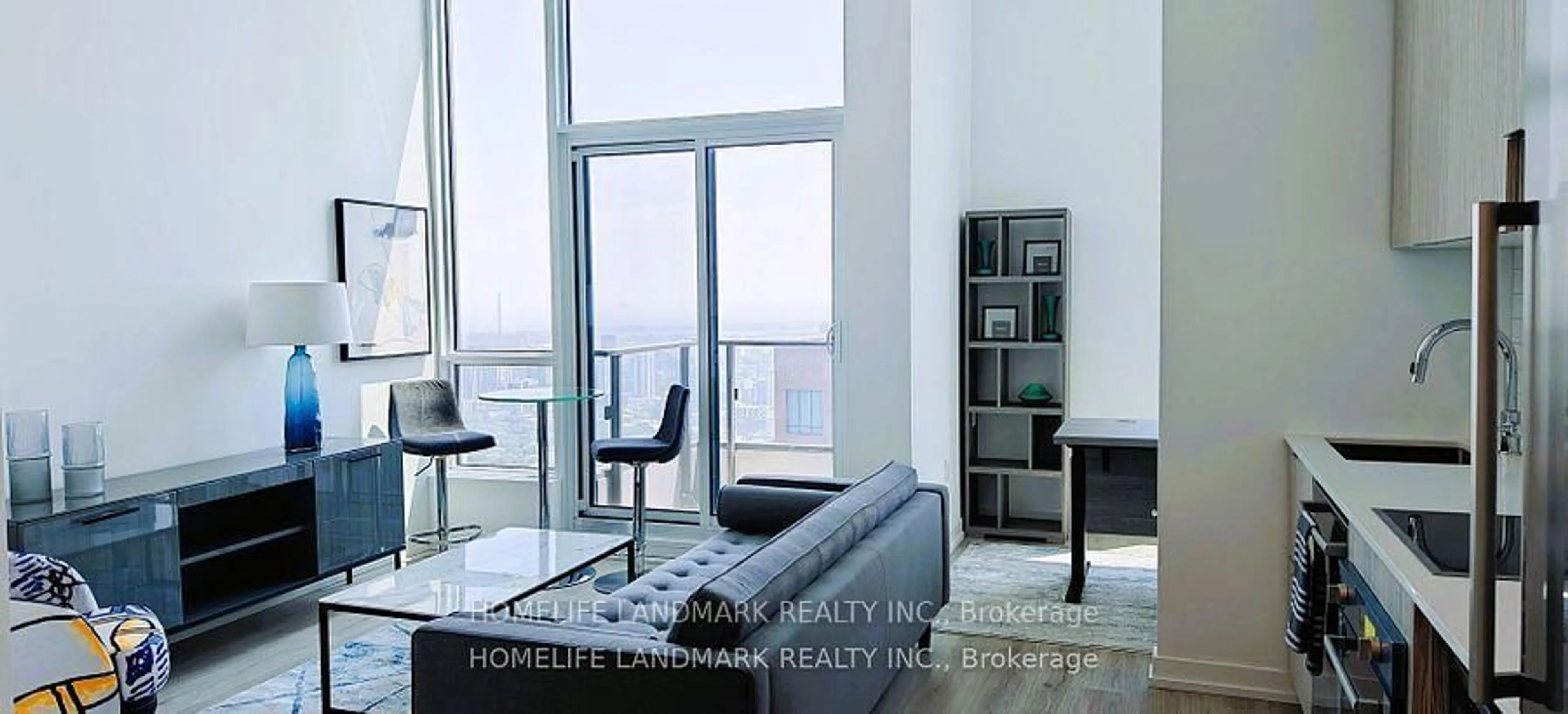 A pic of a room for 395 Bloor St #5501, Toronto Ontario M4W 0B4