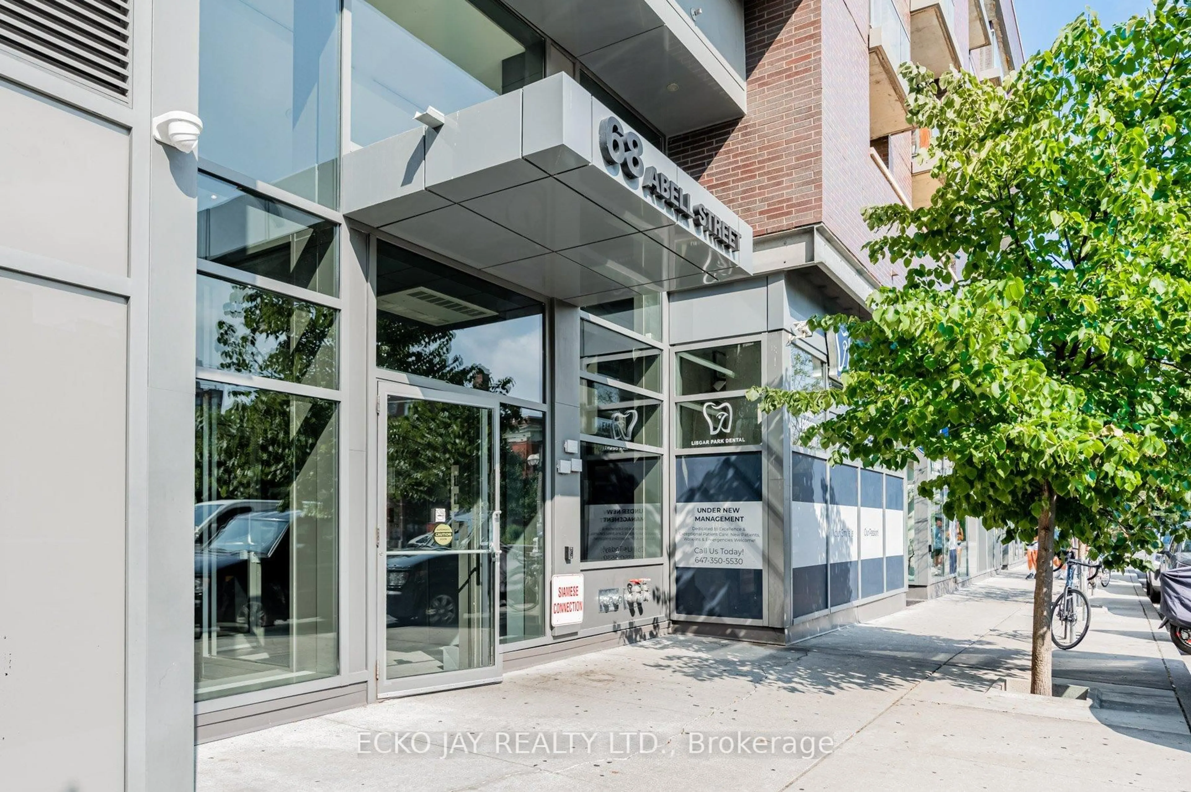 Indoor foyer for 68 Abell St #528, Toronto Ontario M6J 0B1