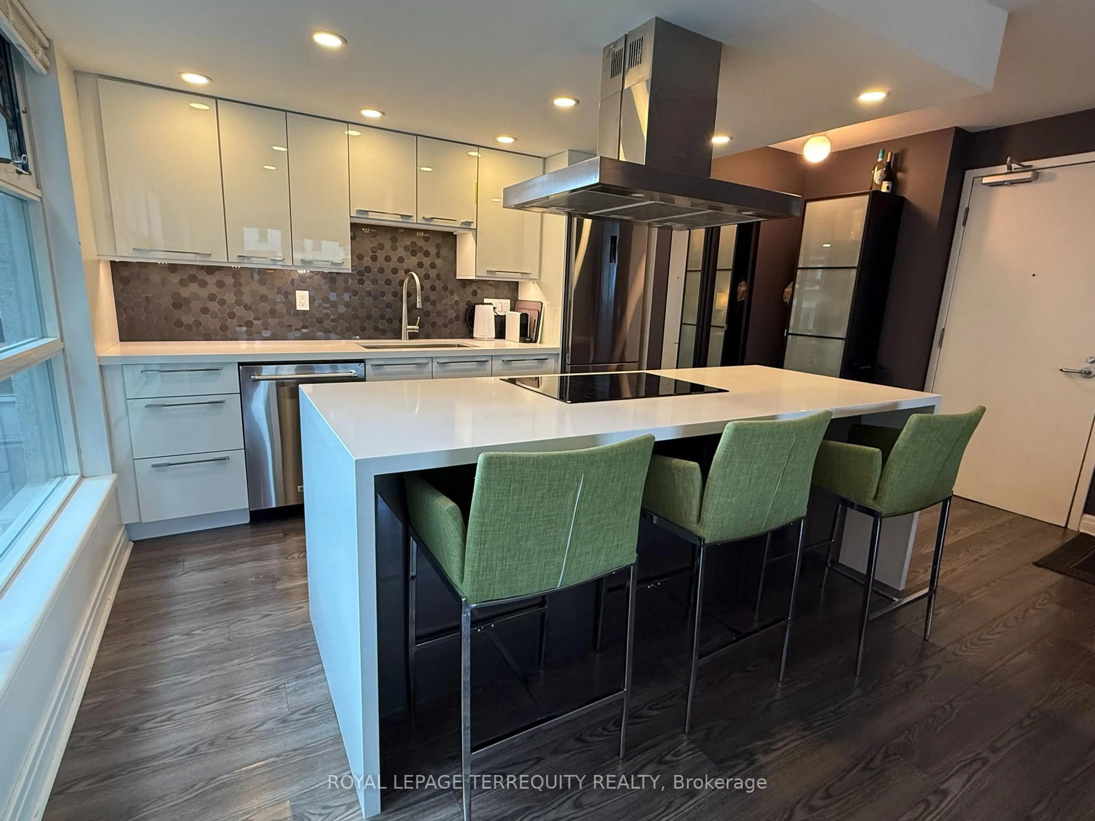 Contemporary kitchen, unknown for 50 Lombard St #1101, Toronto Ontario M5C 2X4