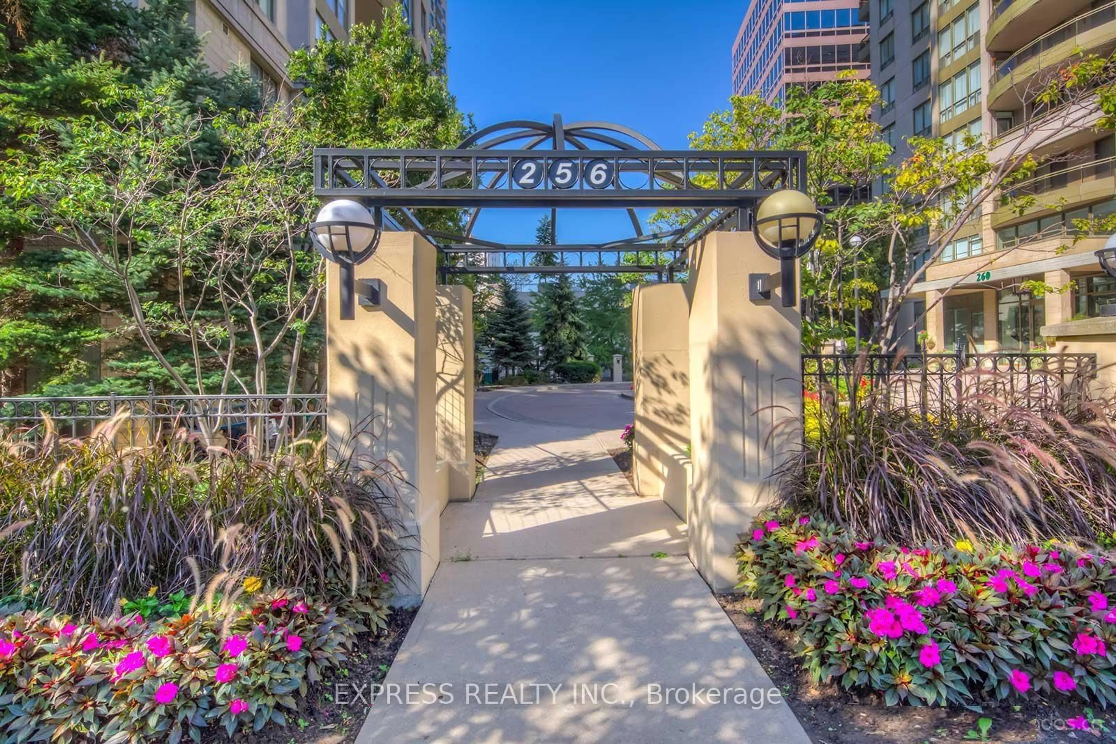 Indoor entryway for 256 Doris Ave #1107, Toronto Ontario M2N 6X8