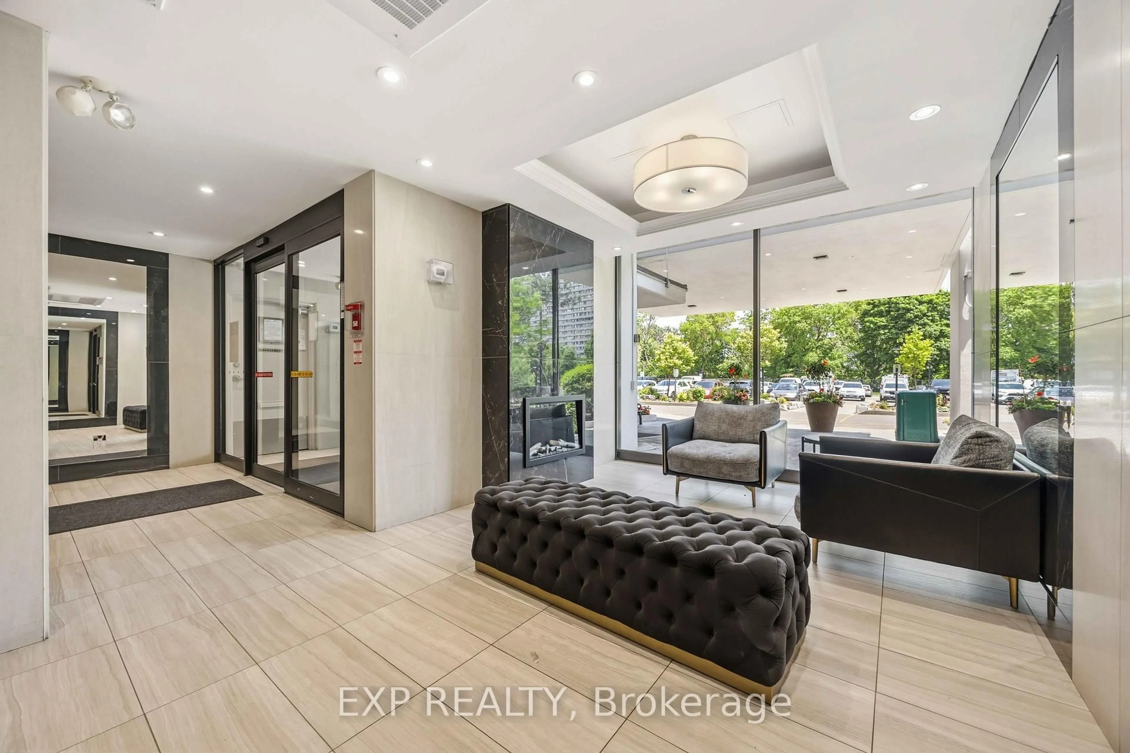 Indoor entryway for 715 Don Mills Rd #PH08, Toronto Ontario M3C 1S5