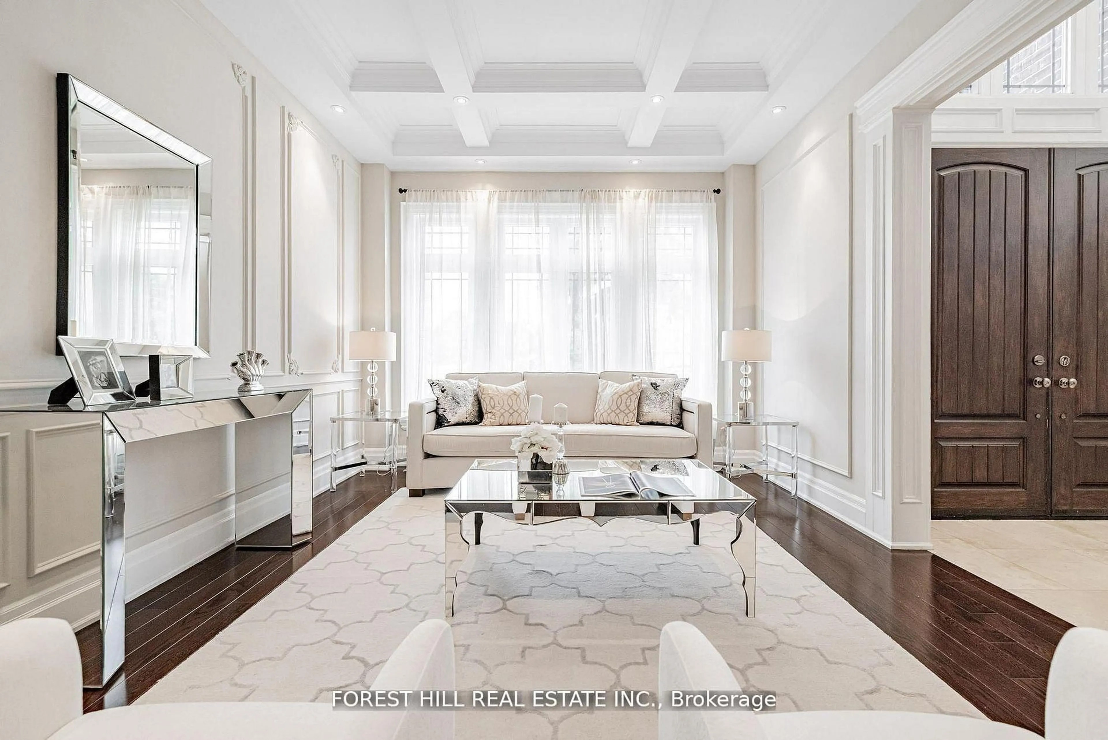 Living room with furniture, unknown for 47 Terrace Ave, Toronto Ontario M2R 1G1