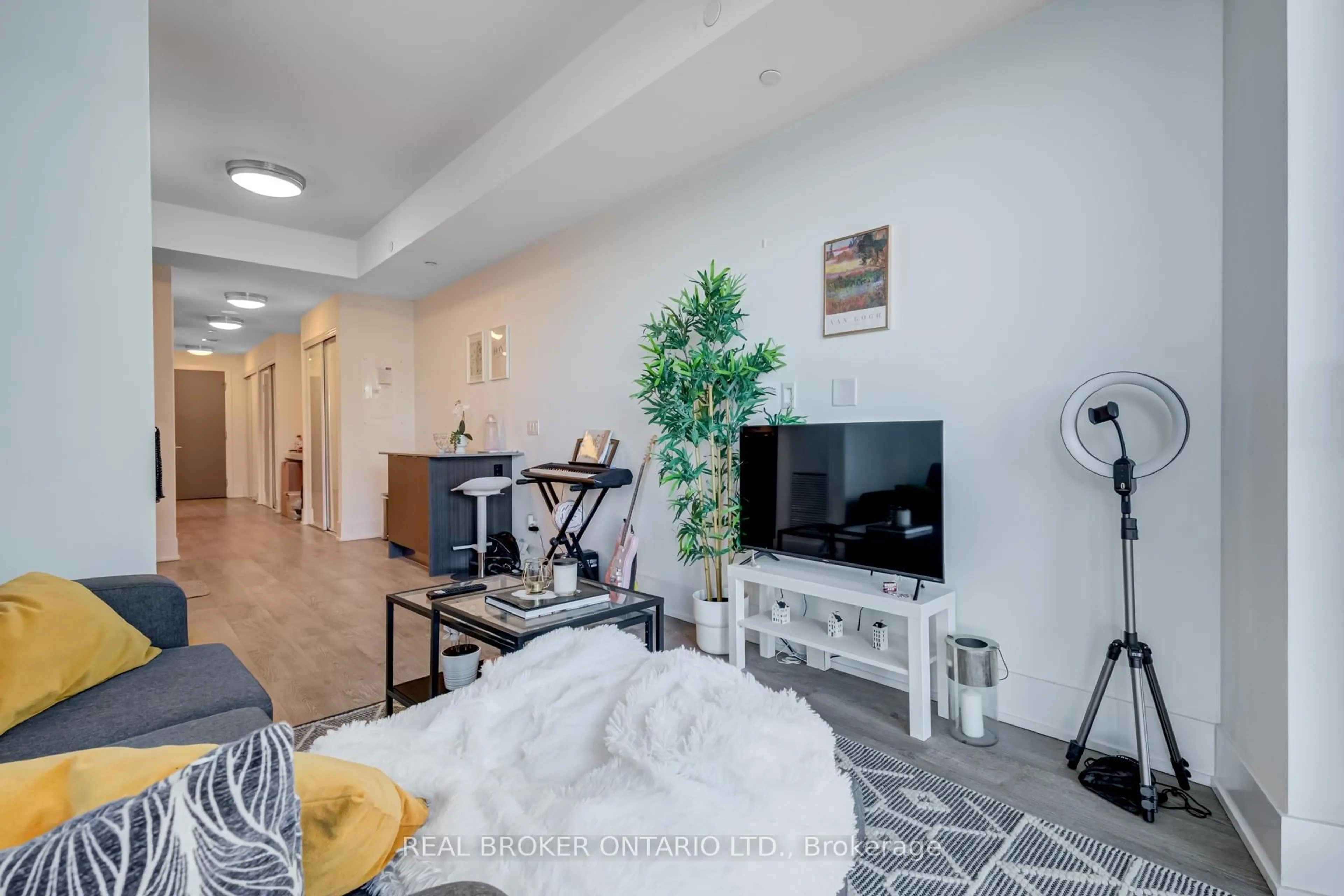 Living room with furniture, unknown for 55 Merchants Wharf #620, Toronto Ontario M5A 0P2