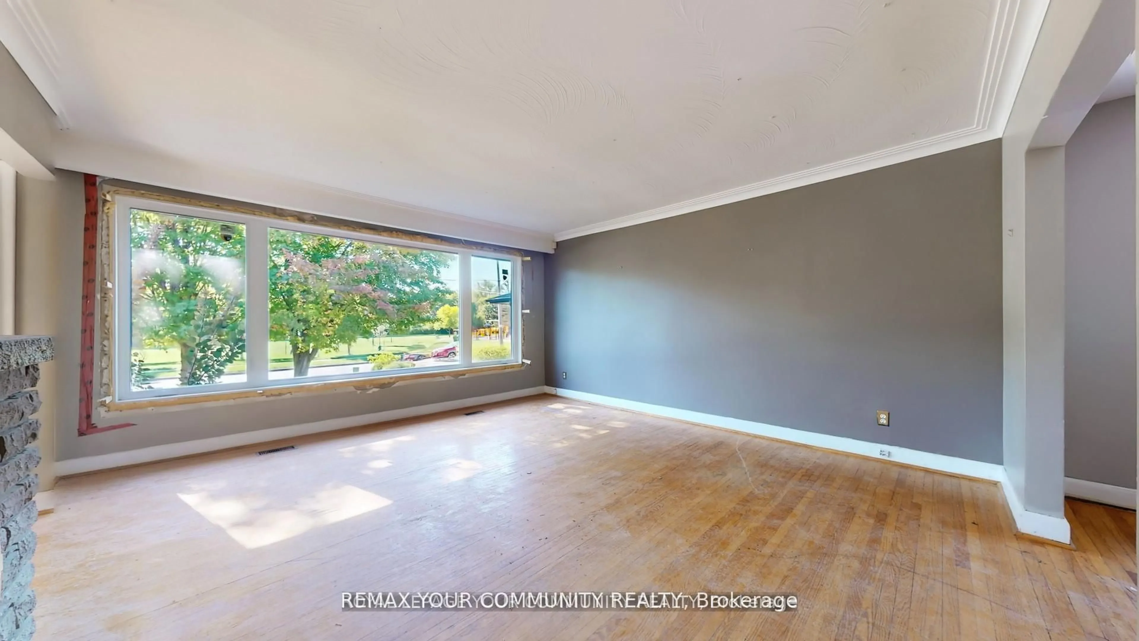 A pic of a room for 480 Ellerslie Ave, Toronto Ontario M2R 1C4