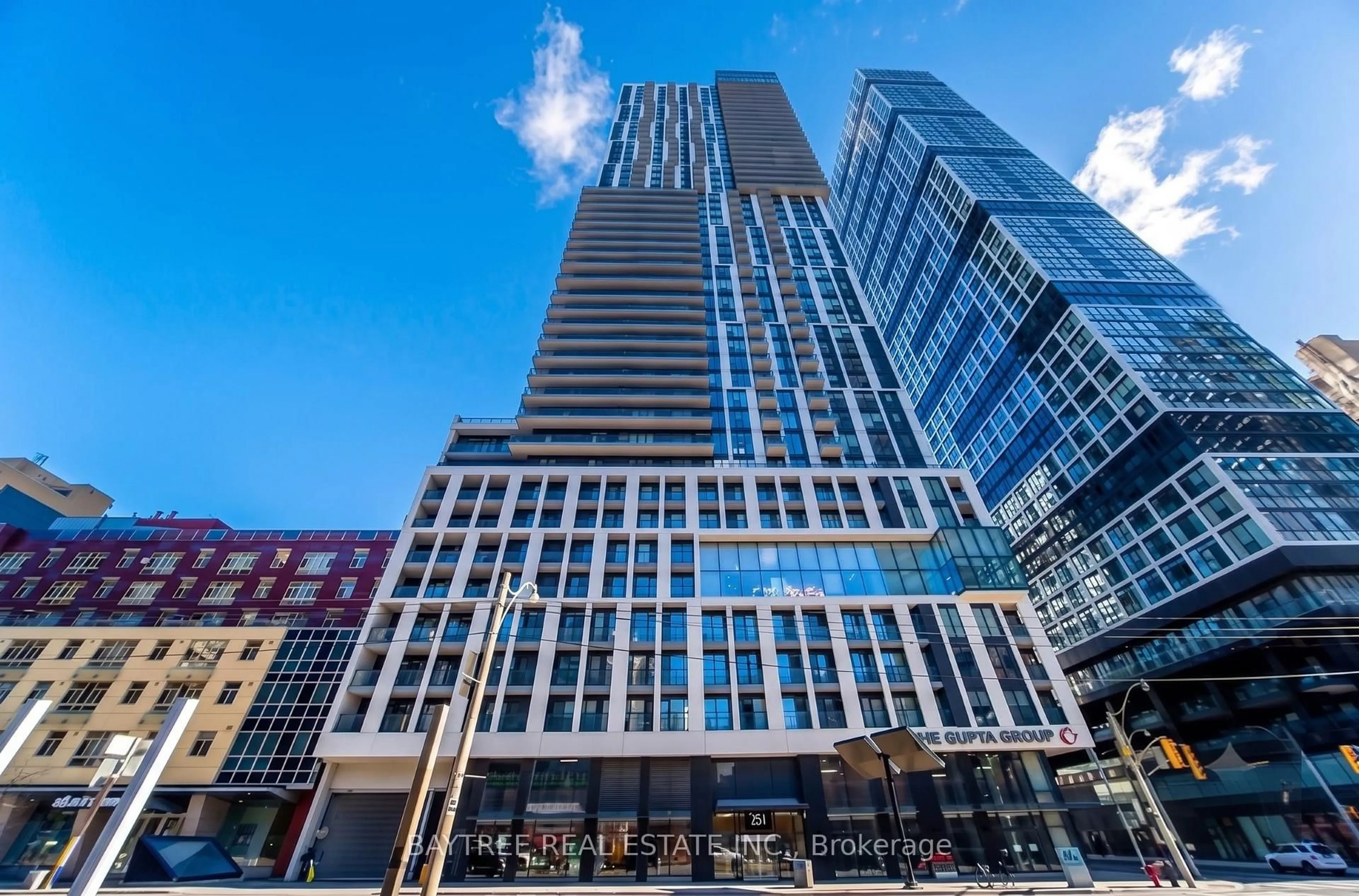 Indoor foyer for 251 Jarvis St #1121, Toronto Ontario M5B 0C3