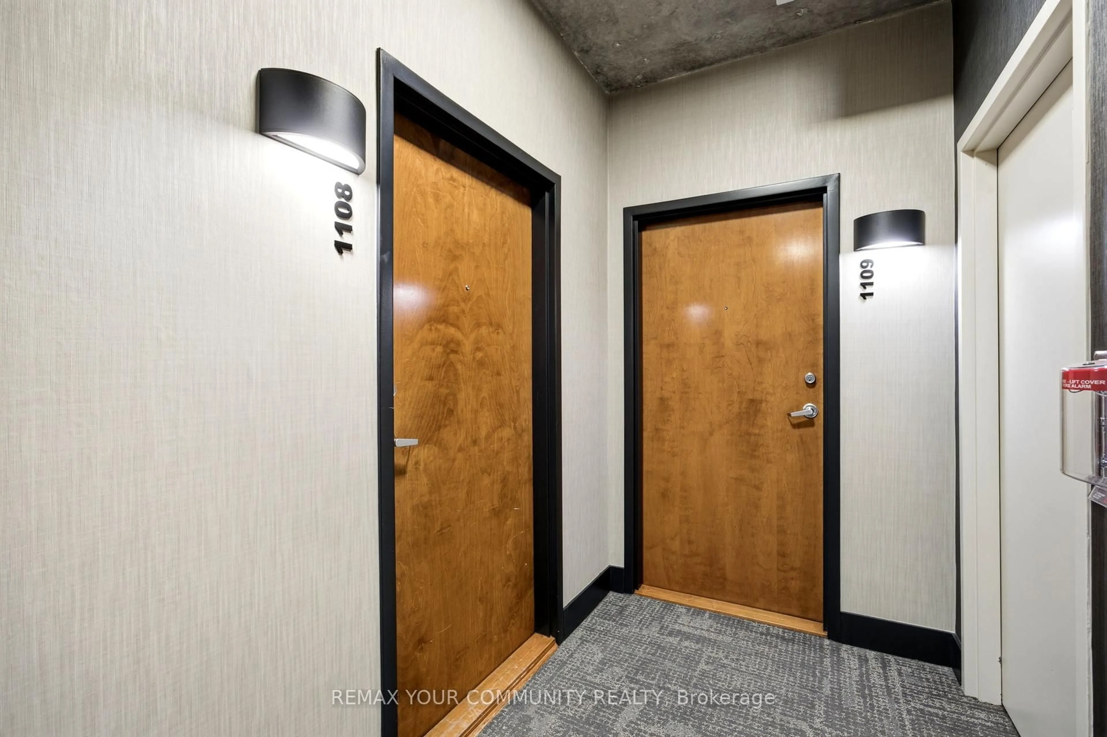 Indoor foyer for 80 MILL St #1108, Toronto Ontario M5A 4T3