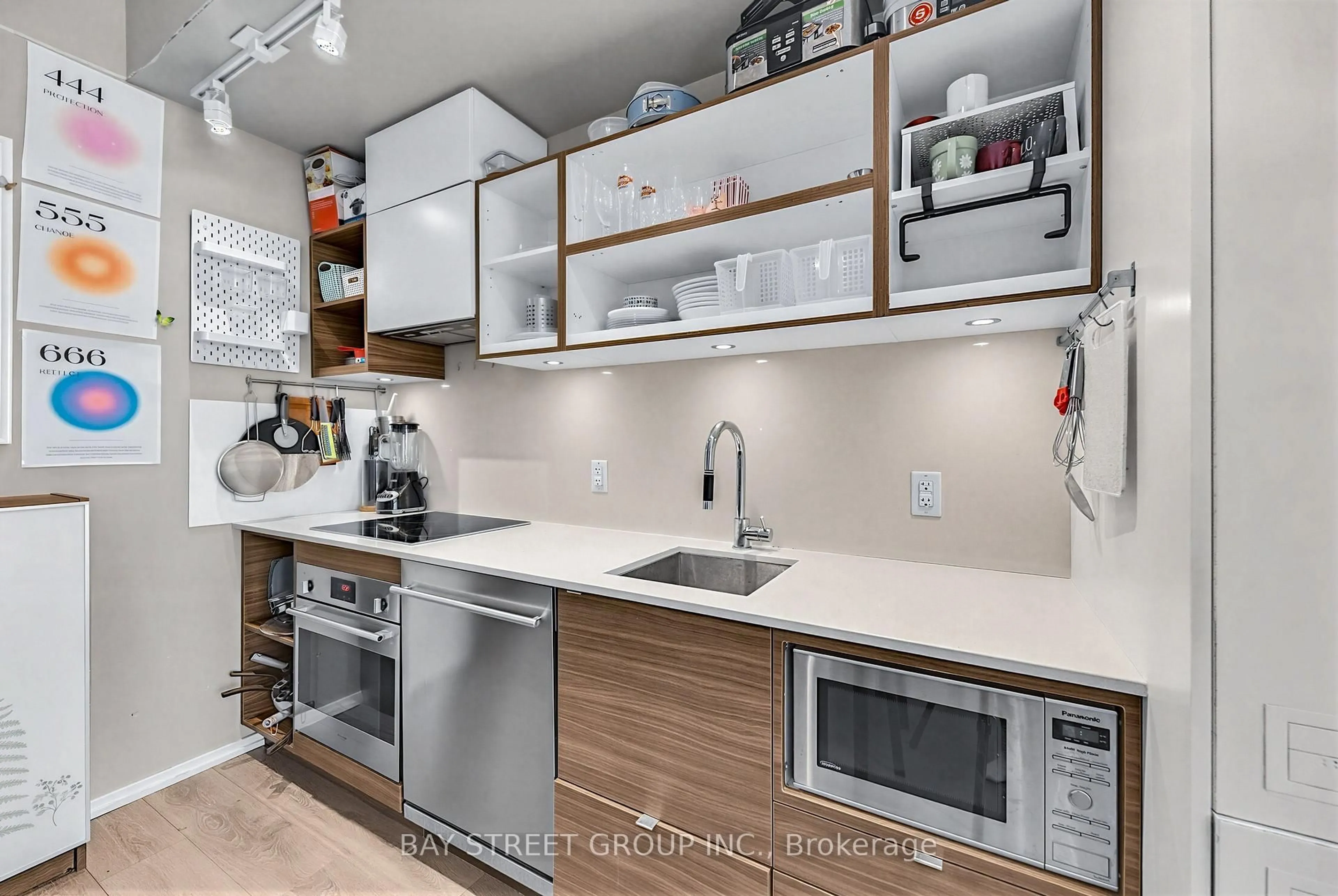 Unknown for 125 Peter St #1803, Toronto Ontario M5V 0M2