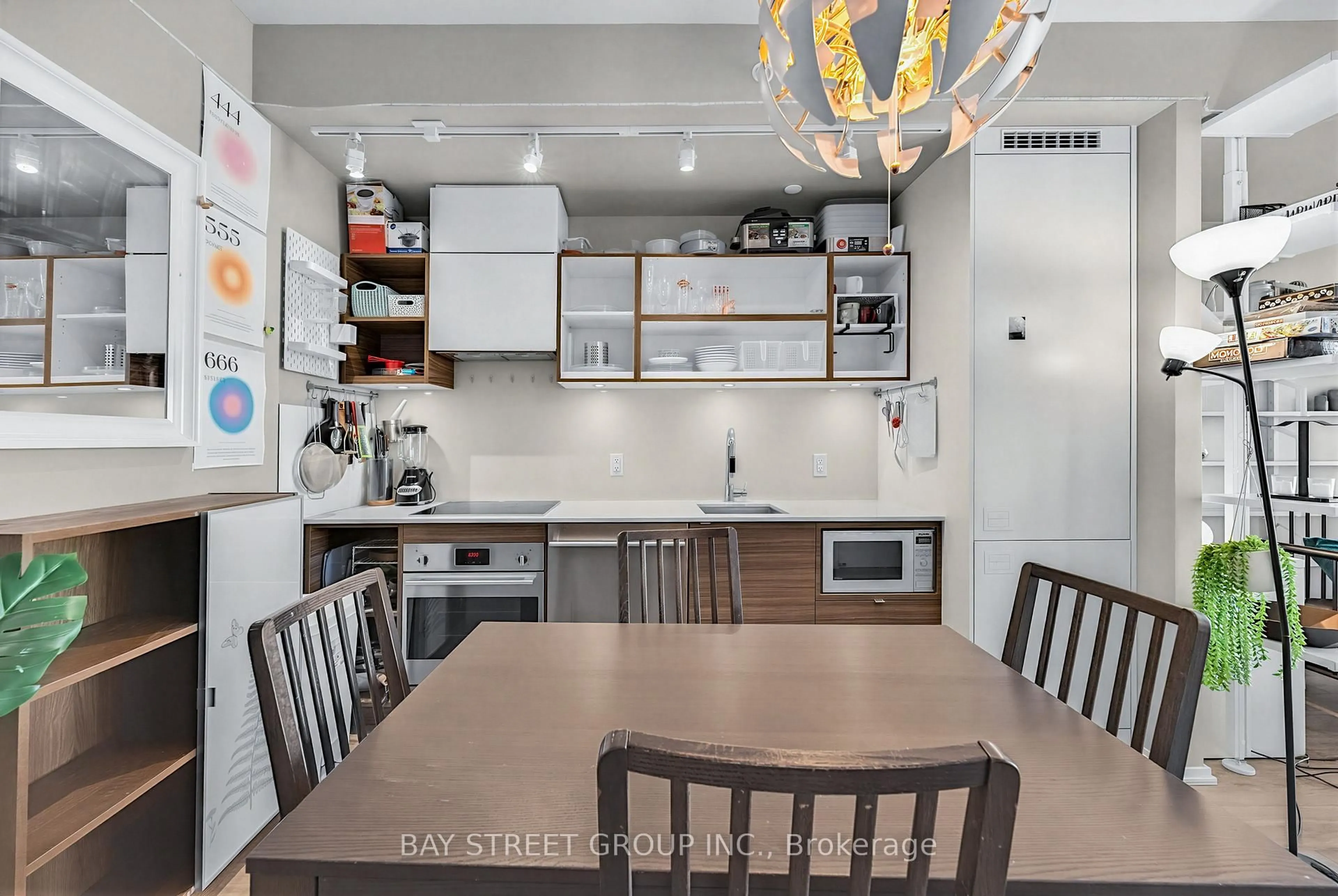 Open concept kitchen, unknown for 125 Peter St #1803, Toronto Ontario M5V 0M2