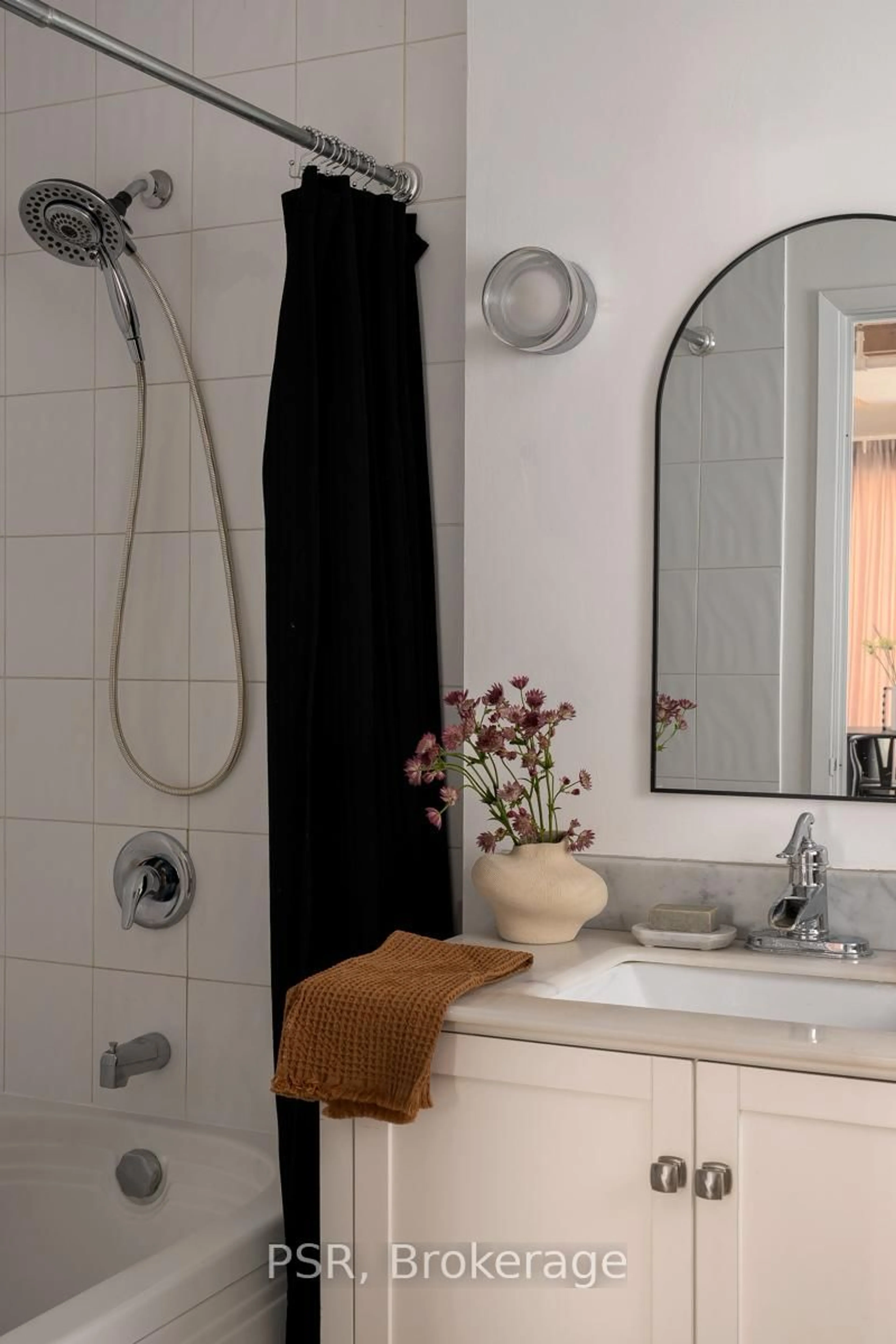 Contemporary bathroom, ceramic/tile floor for 90 Sherbourne St #407, Toronto Ontario M5A 2R1