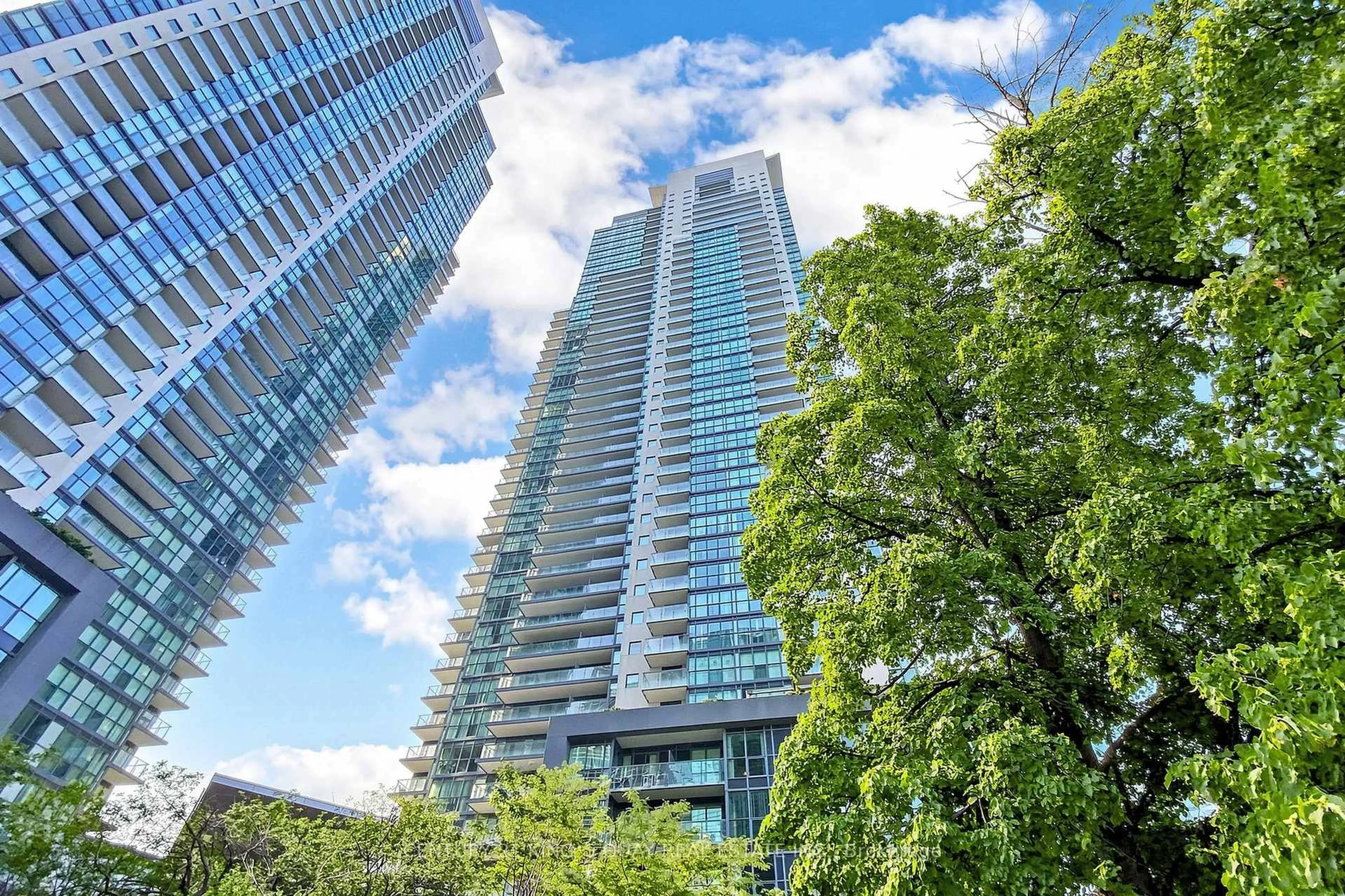 Patio, unknown for 5168 Yonge St #LPH101, Toronto Ontario M2N 0G1