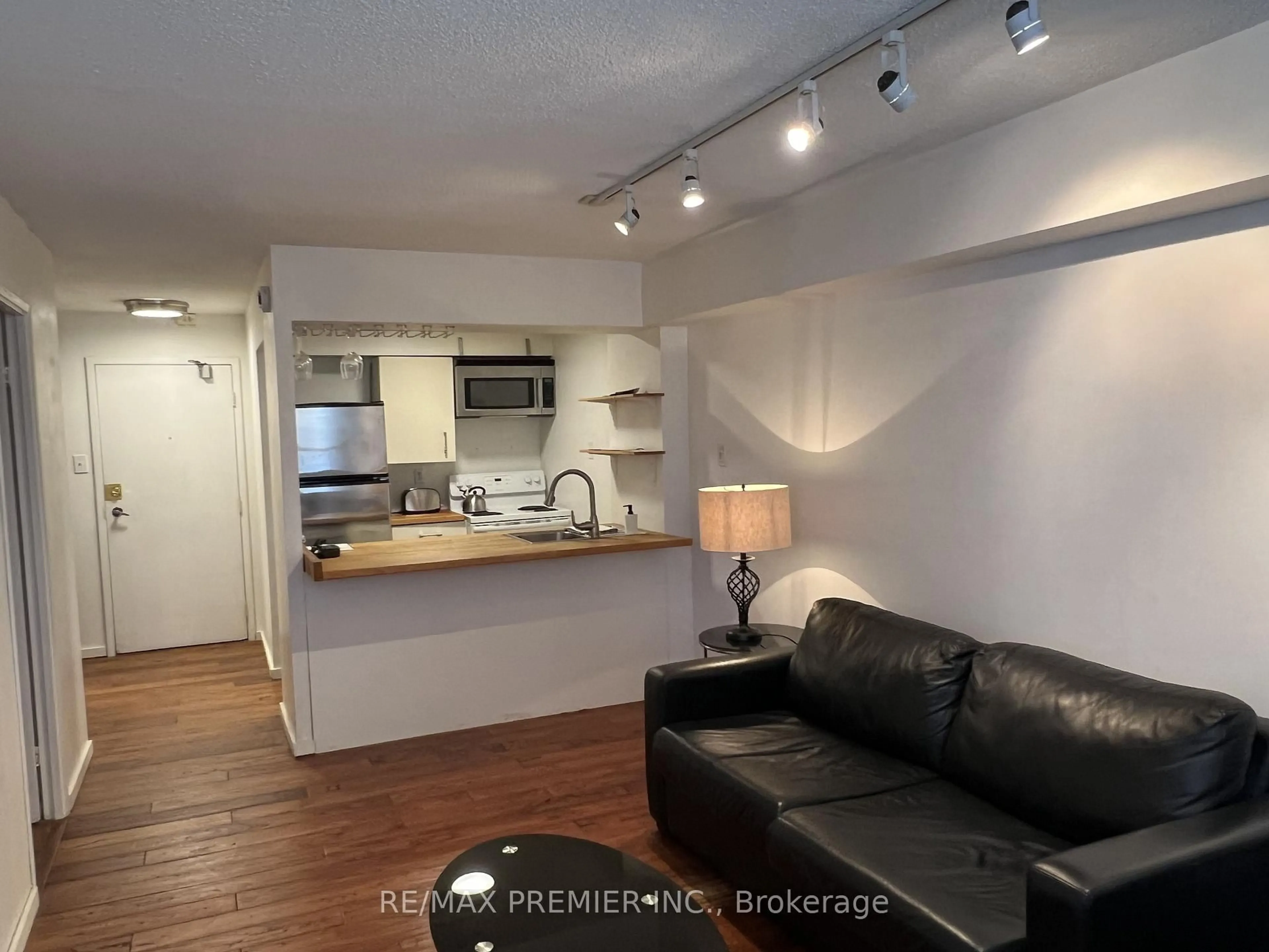 A pic of a room for 80 St Patrick St #718, Toronto Ontario M5T 2X6