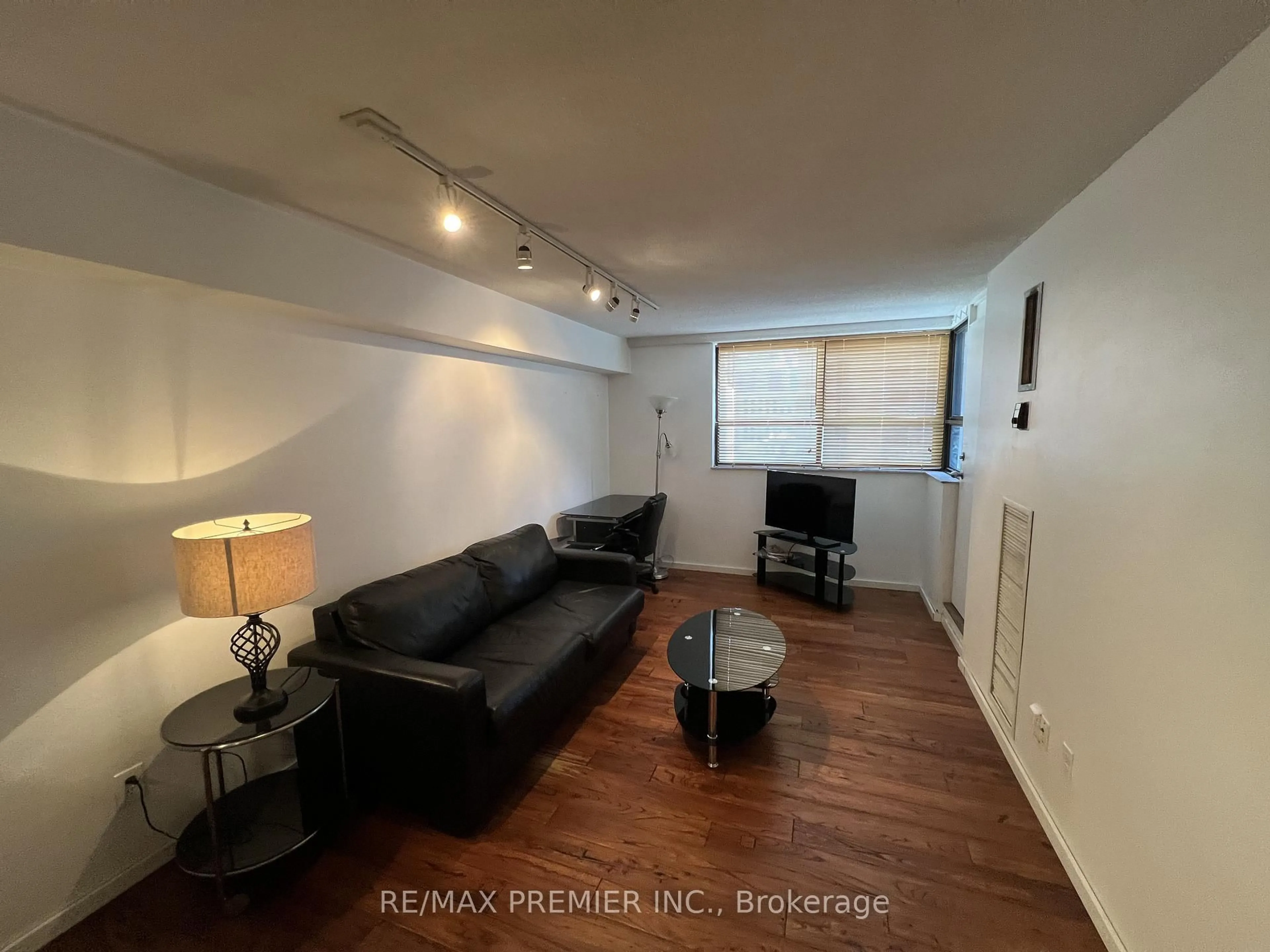 A pic of a room for 80 St Patrick St #718, Toronto Ontario M5T 2X6