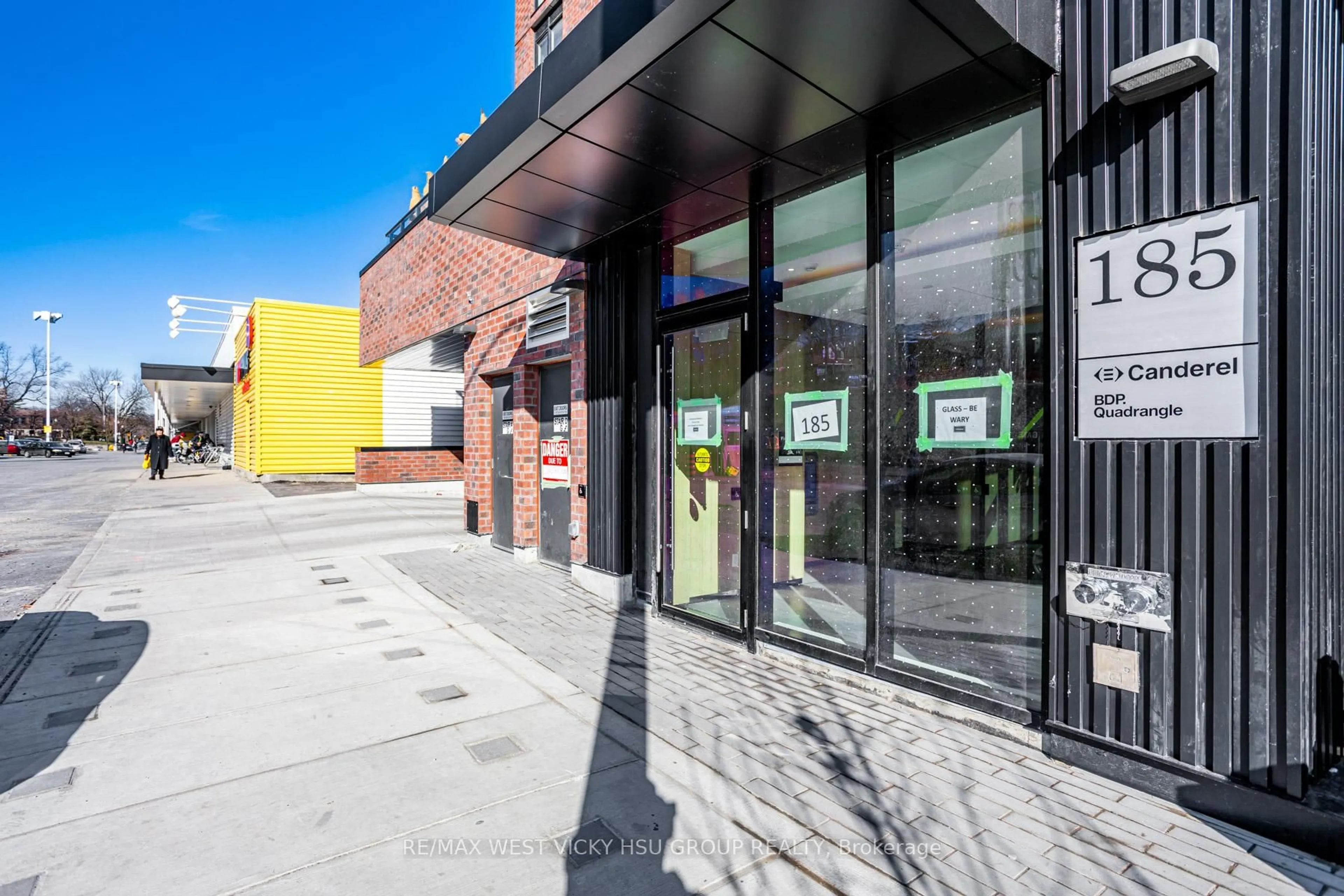 Unknown for 185 Alberta Ave #810, Toronto Ontario M6C 0A5