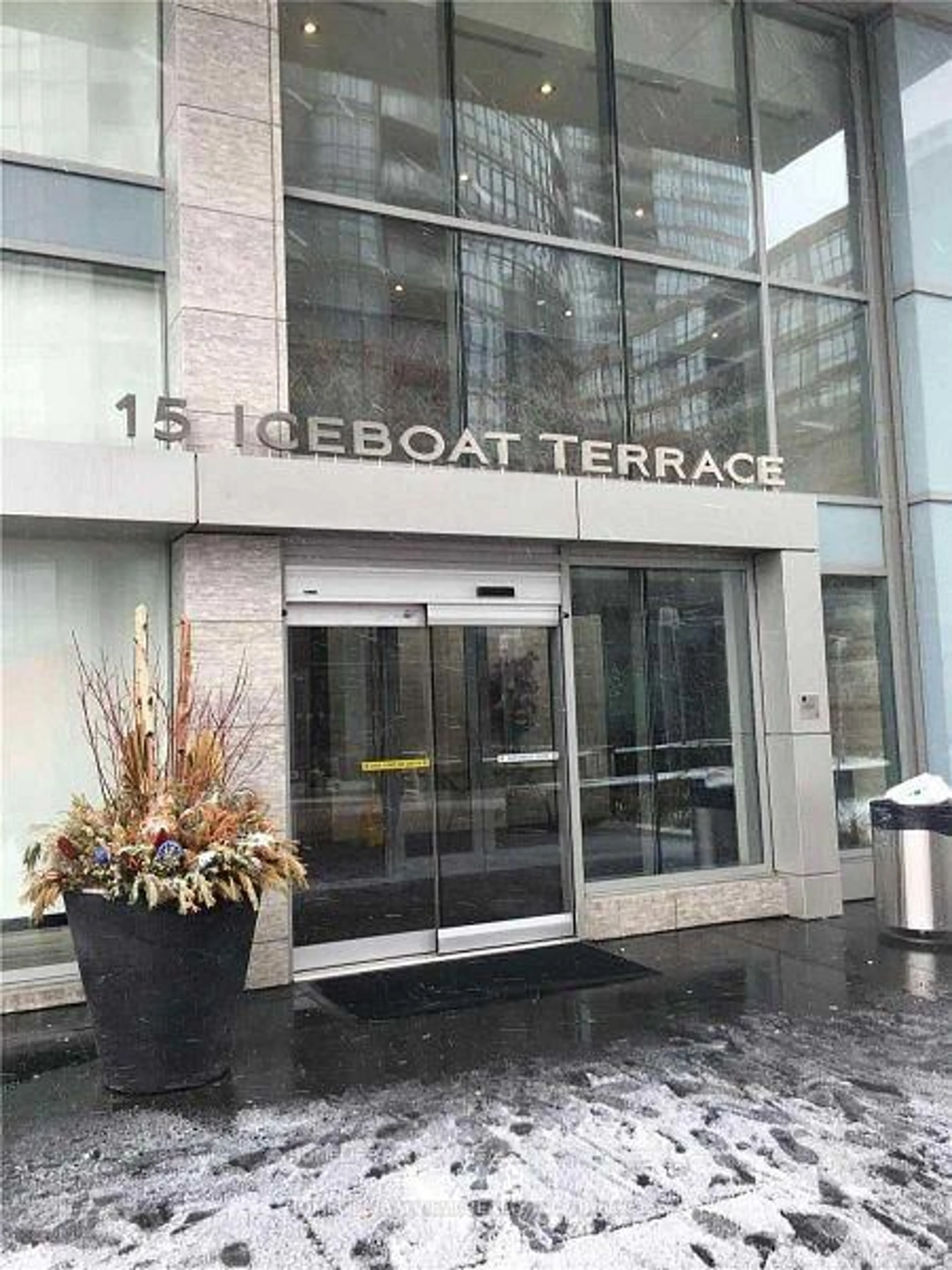 Unknown for 15 Iceboat Terr ##1201, Toronto Ontario M5V 4A5