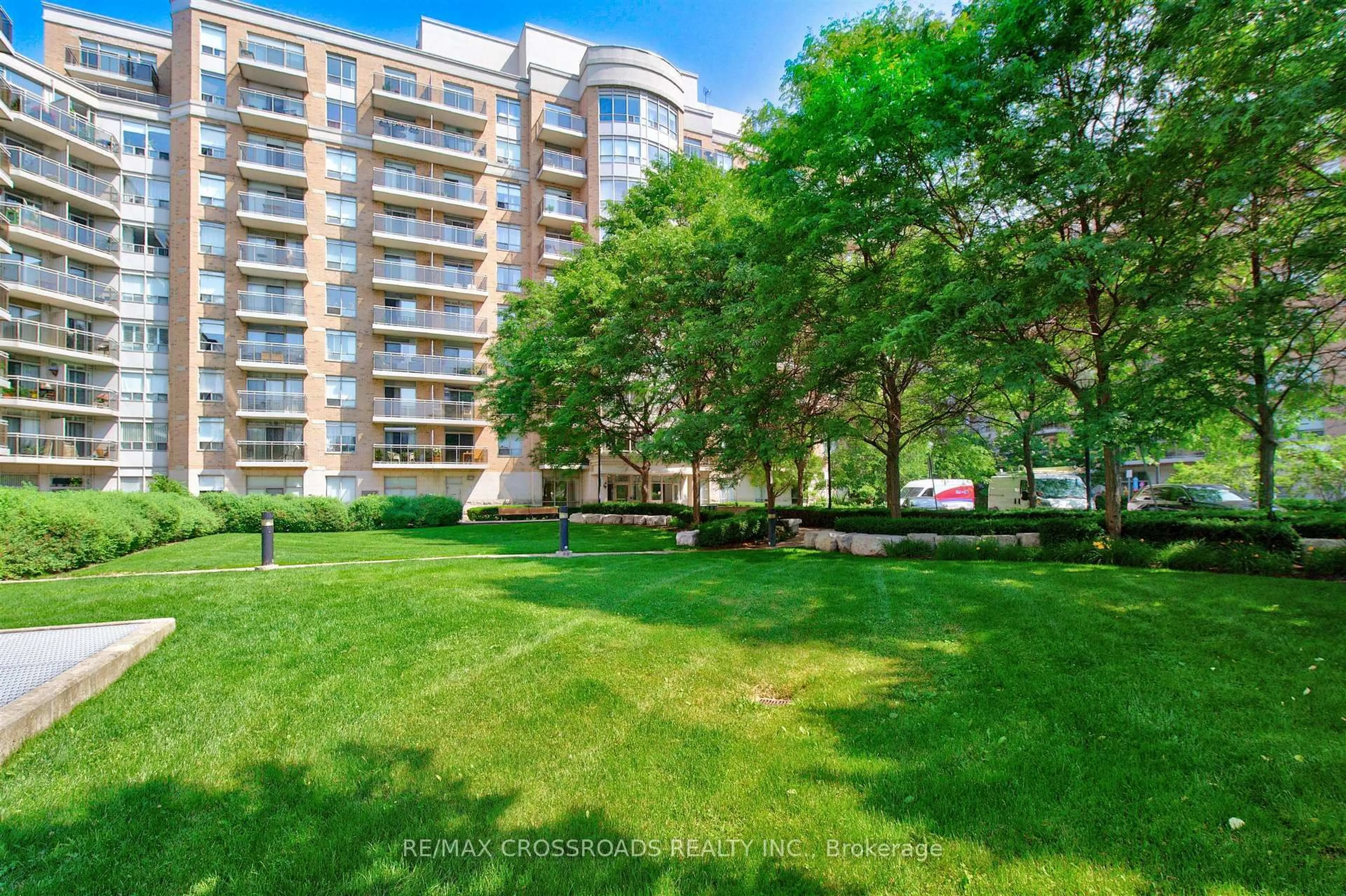 Patio, street for 650 Lawrence Ave #183, Toronto Ontario M6A 3E8