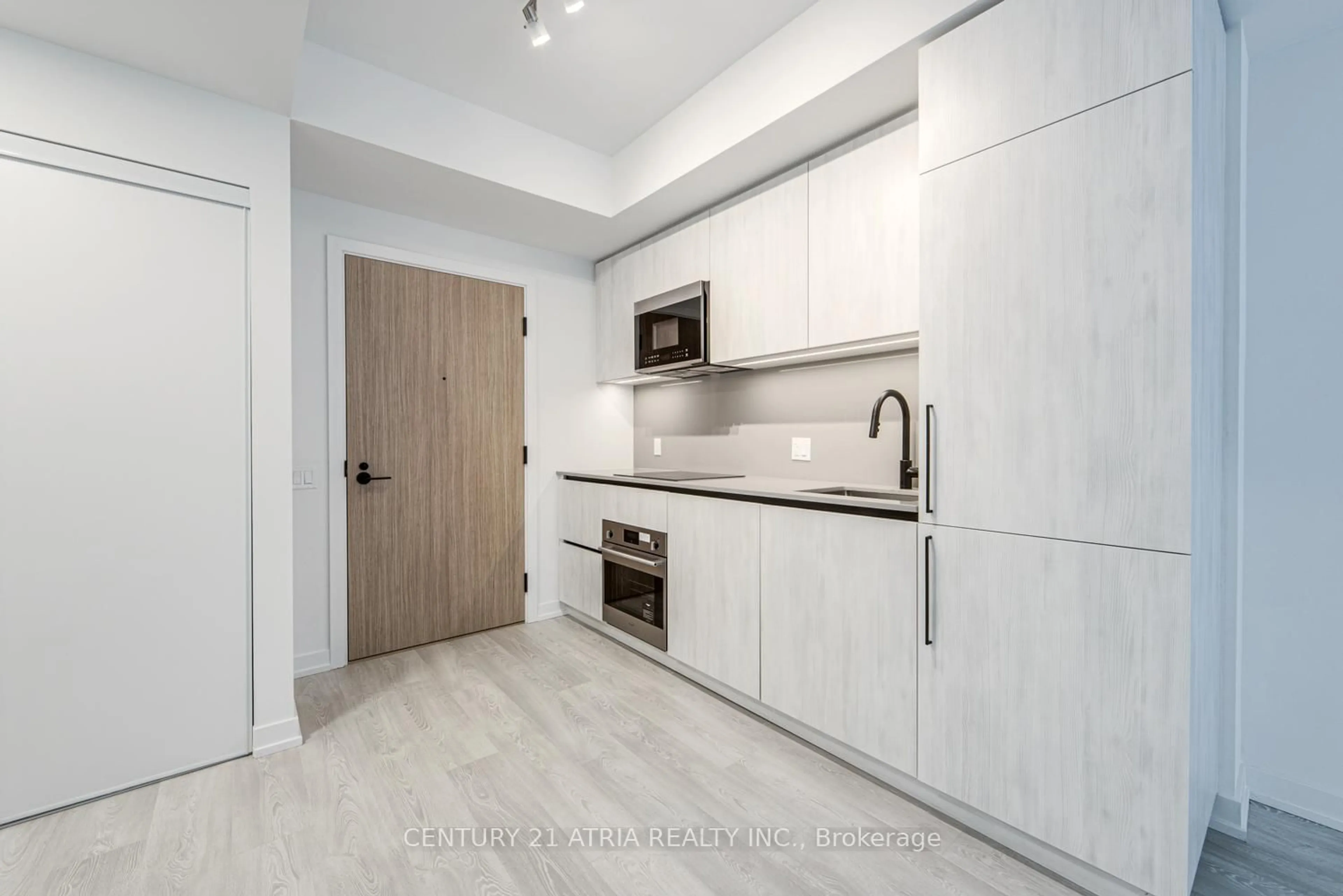 Standard kitchen, unknown for 35 Parliament St #816, Toronto Ontario M5A 0Z5