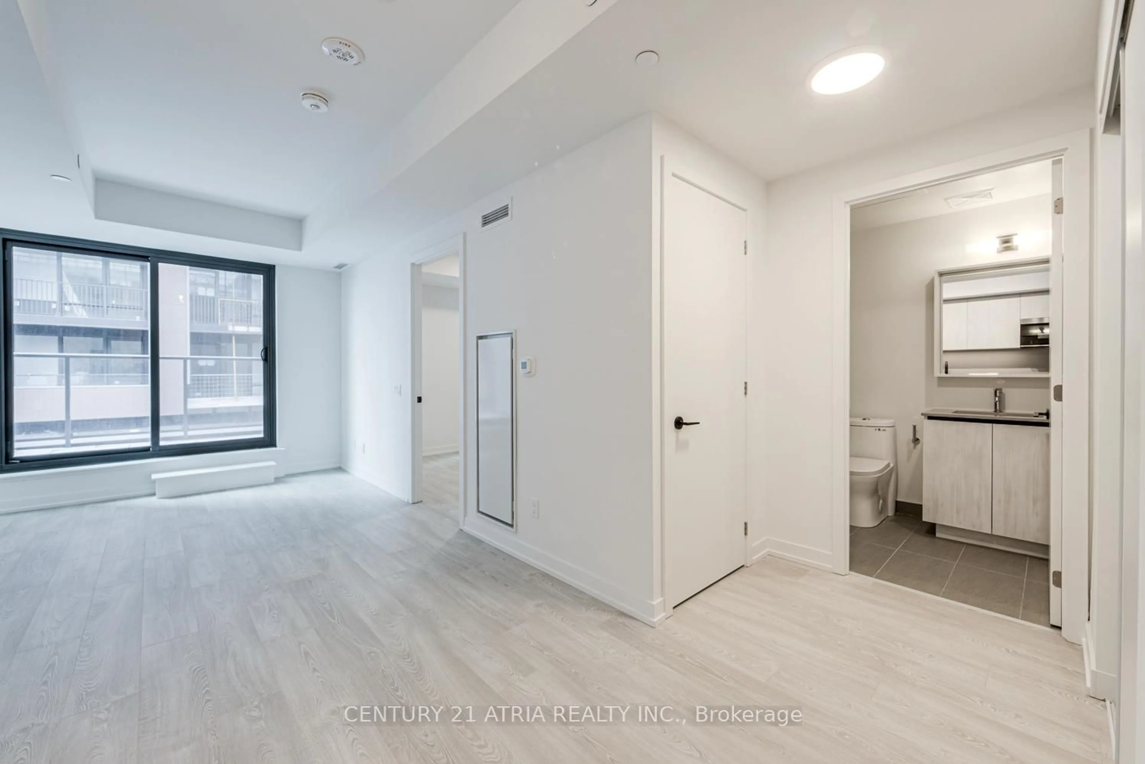 A pic of a room for 35 Parliament St #816, Toronto Ontario M5A 0Z5