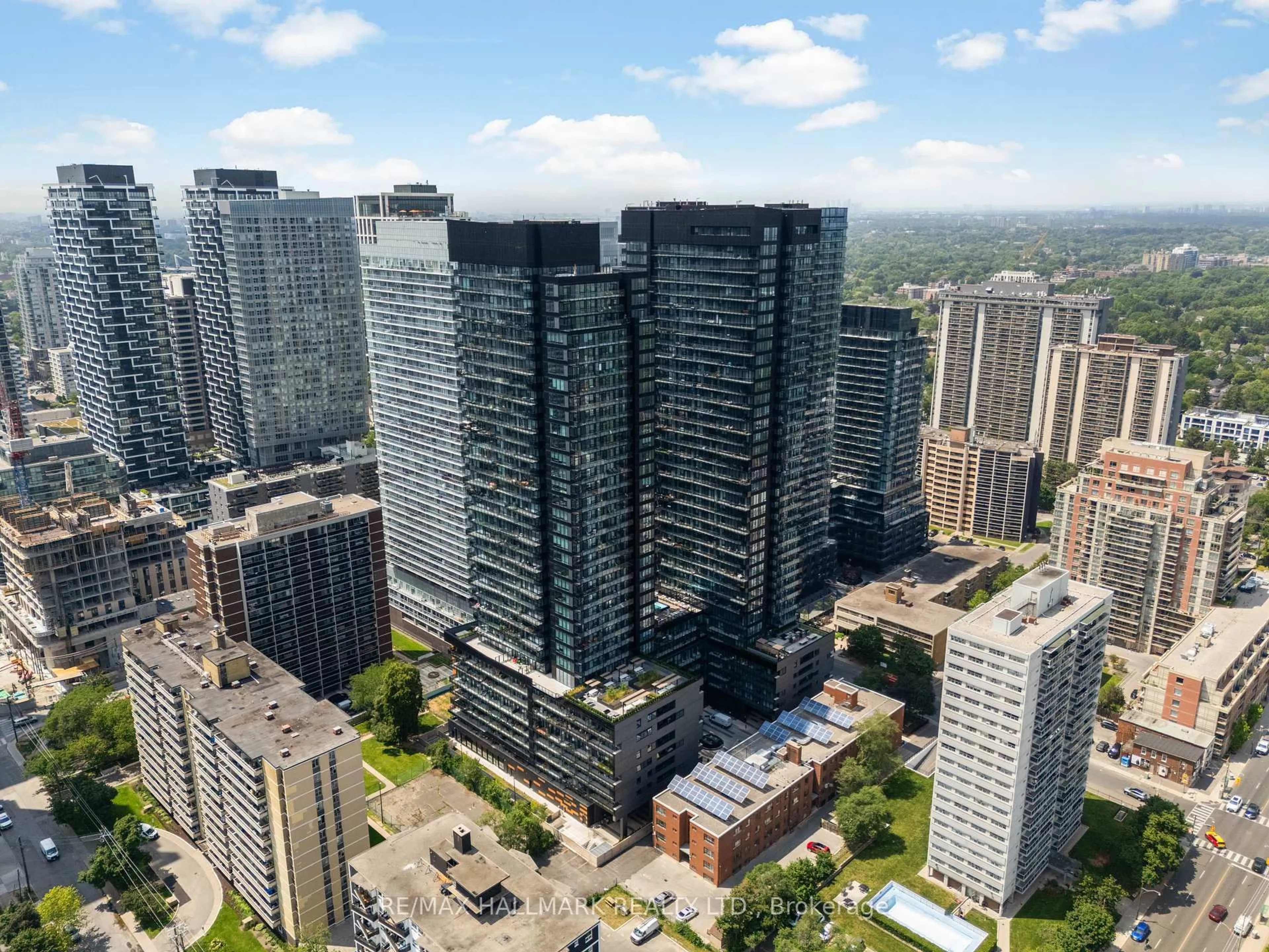 A pic from outside/outdoor area/front of a property/back of a property/a pic from drone, city buildings view from balcony for 127 Broadway Ave #1611, Toronto Ontario M4P 1V4