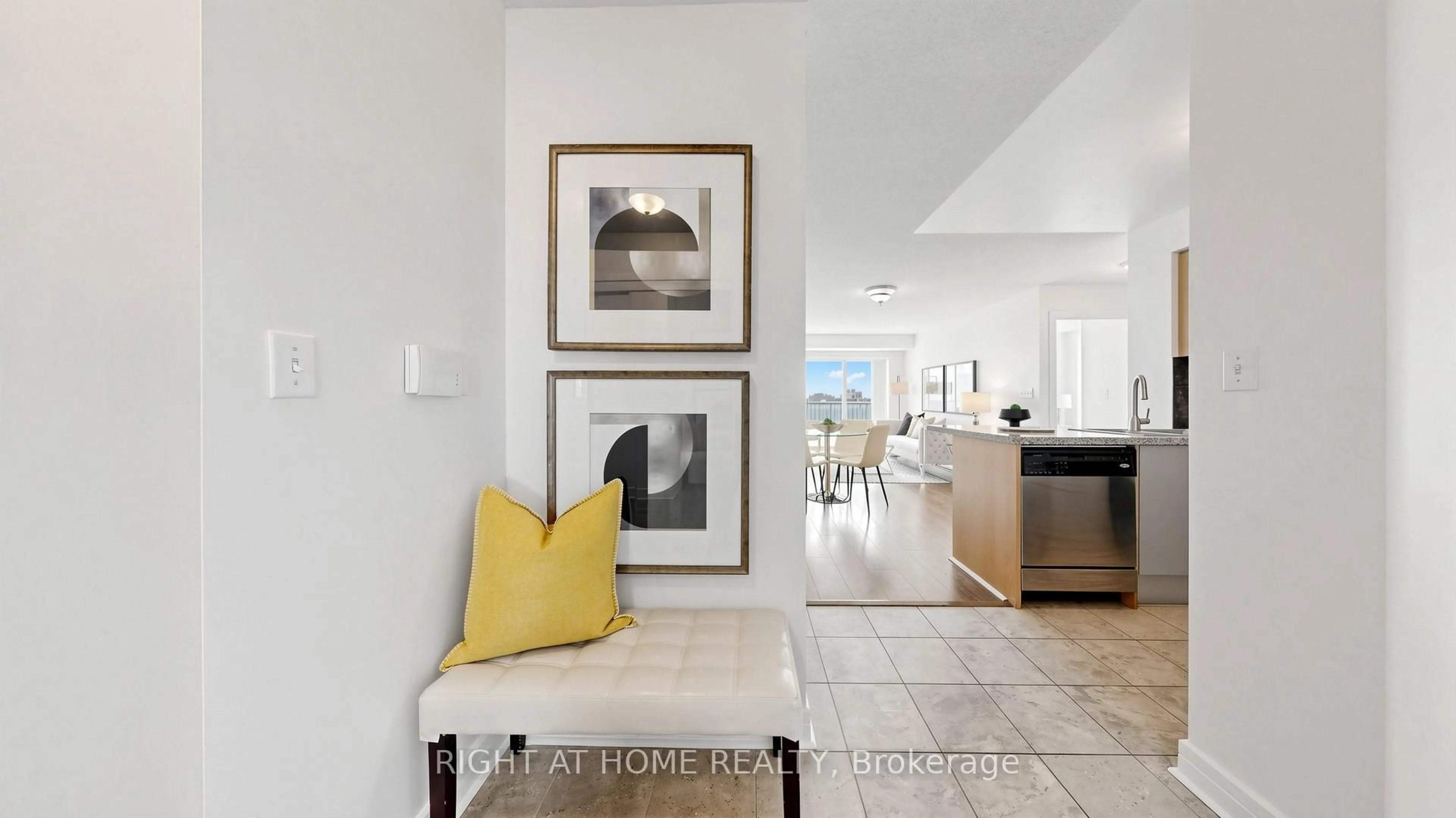 Indoor entryway for 18 Harrison Garden Blvd #2308, Toronto Ontario M2N 7J7