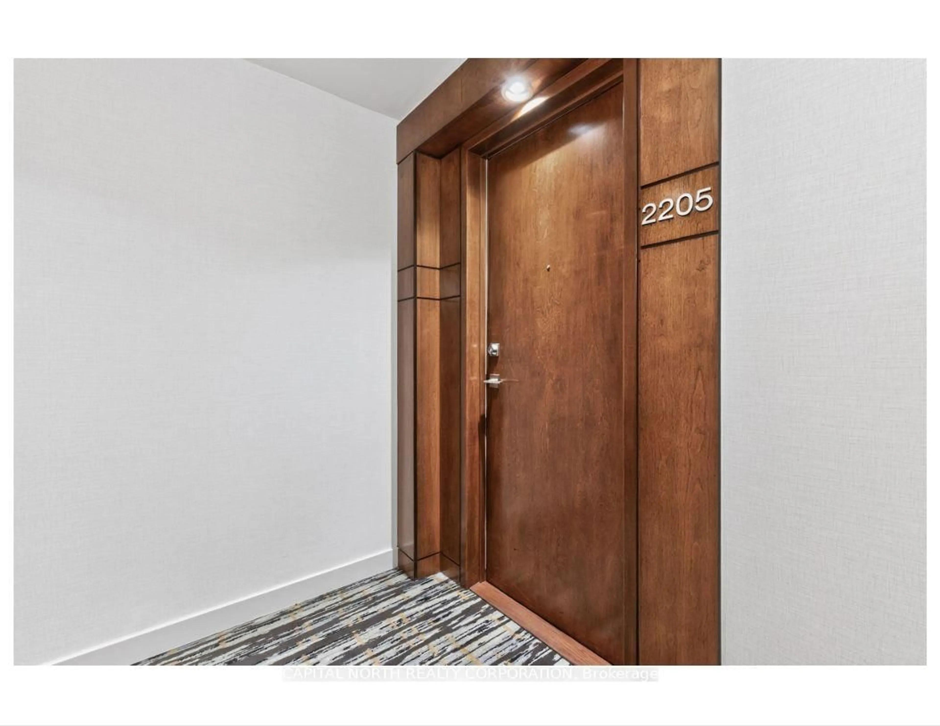 Indoor entryway for 10 Northtown Way #2205, Toronto Ontario M2N 7L4