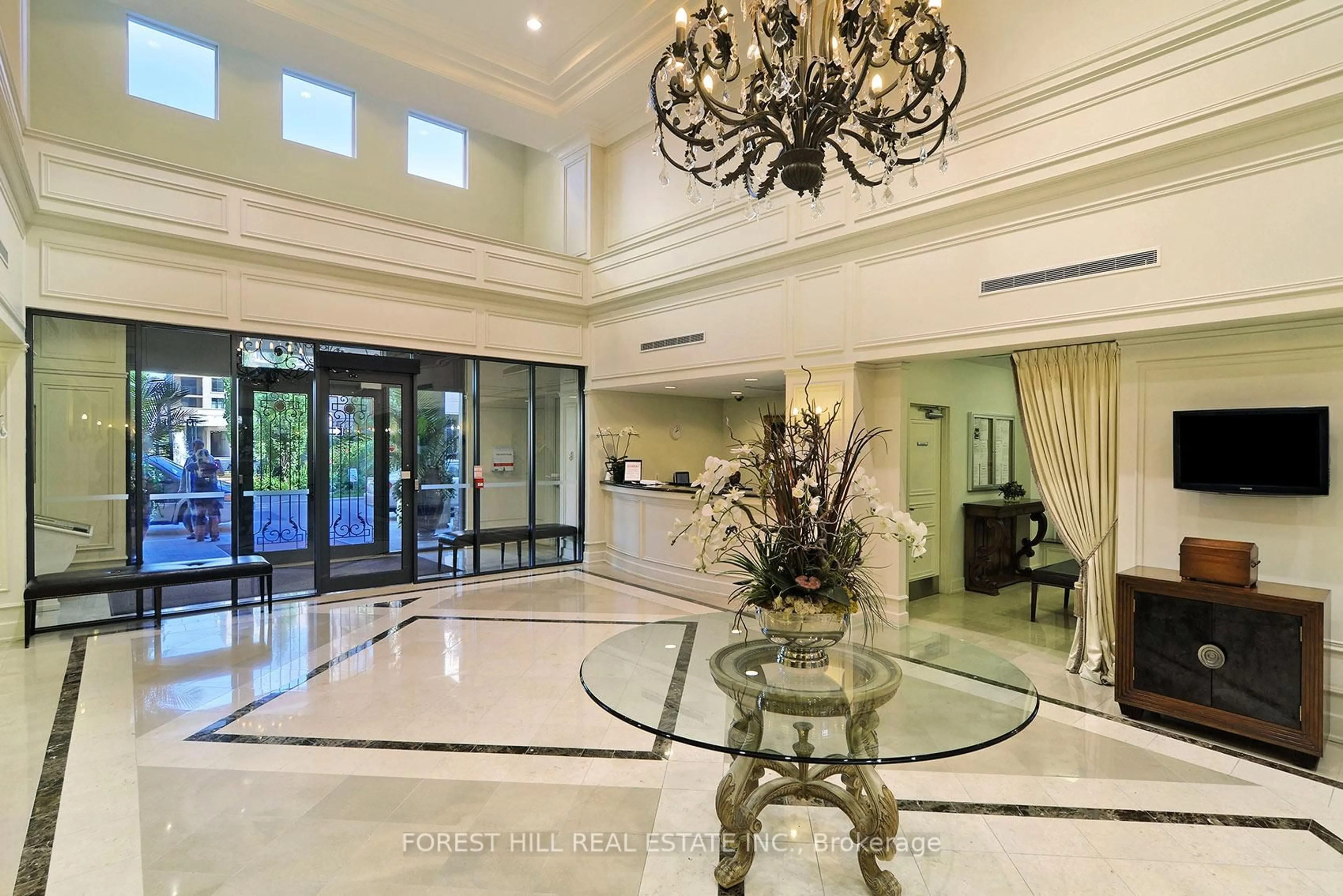 Indoor foyer for 660 Sheppard Ave #1402, Toronto Ontario M2K 3E5