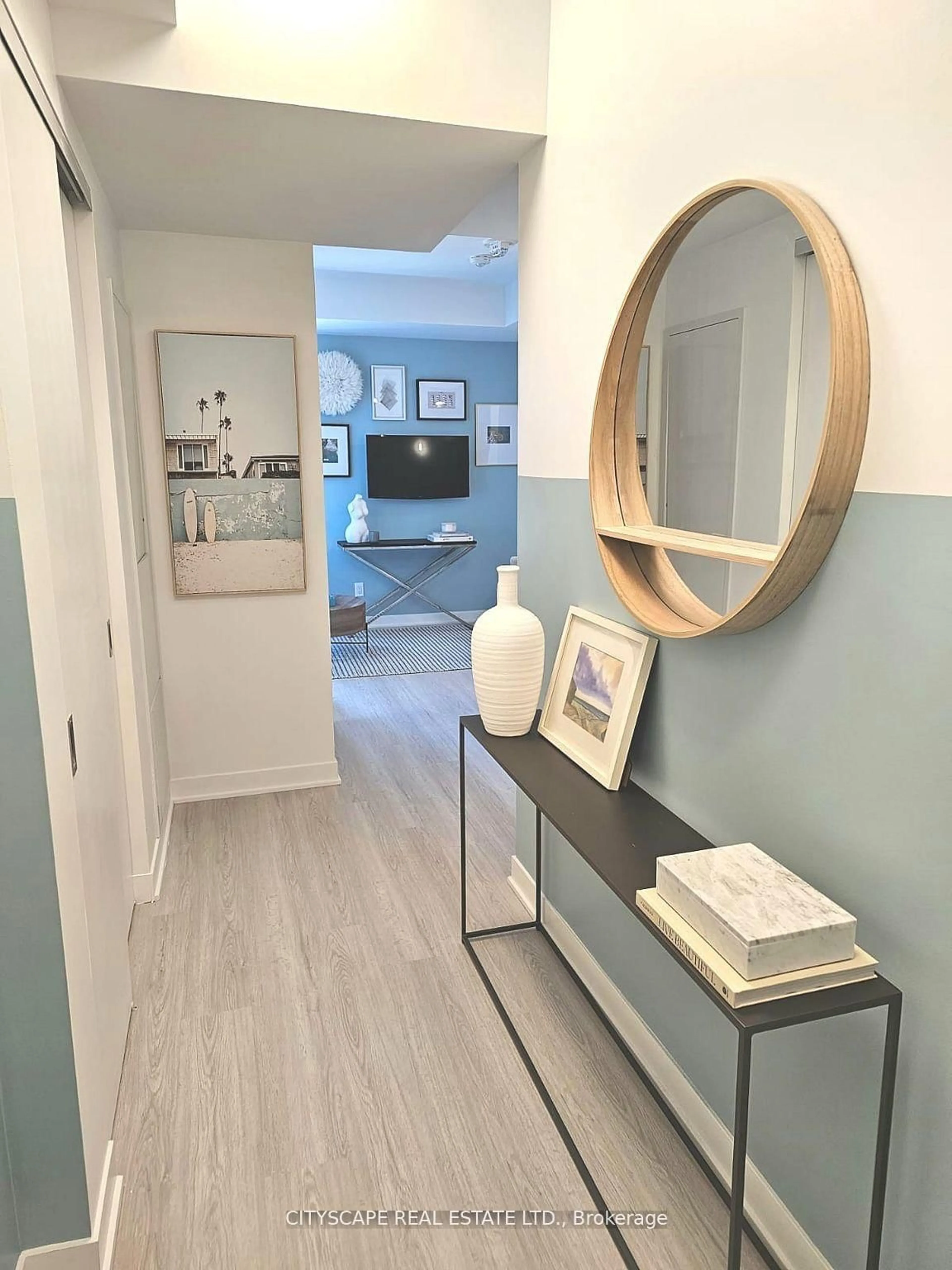 Indoor entryway for 185 Alberta Ave #506, Toronto Ontario M6C 0A5