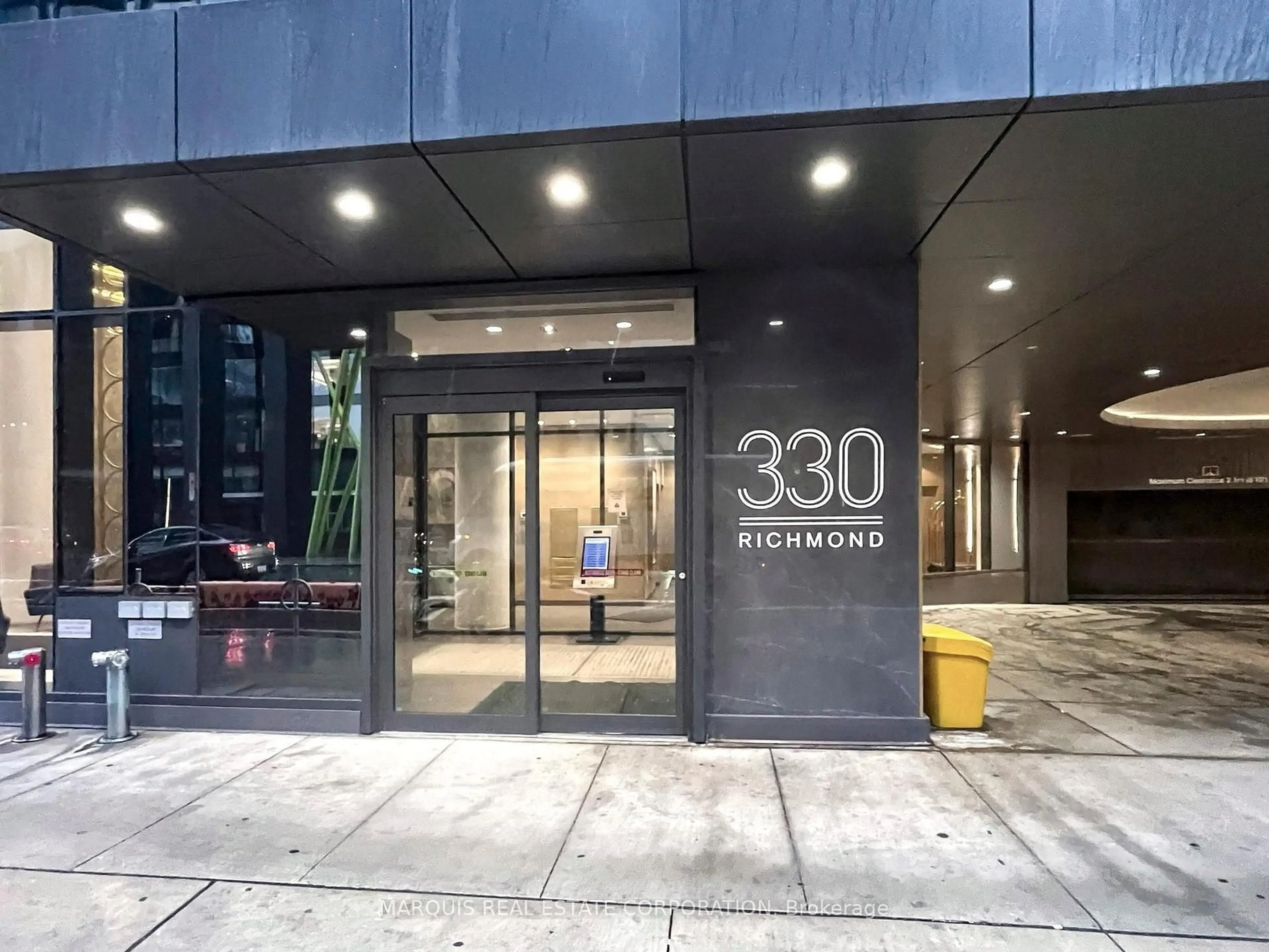 Indoor foyer for 330 Richmond St #505, Toronto Ontario M5V 0M4