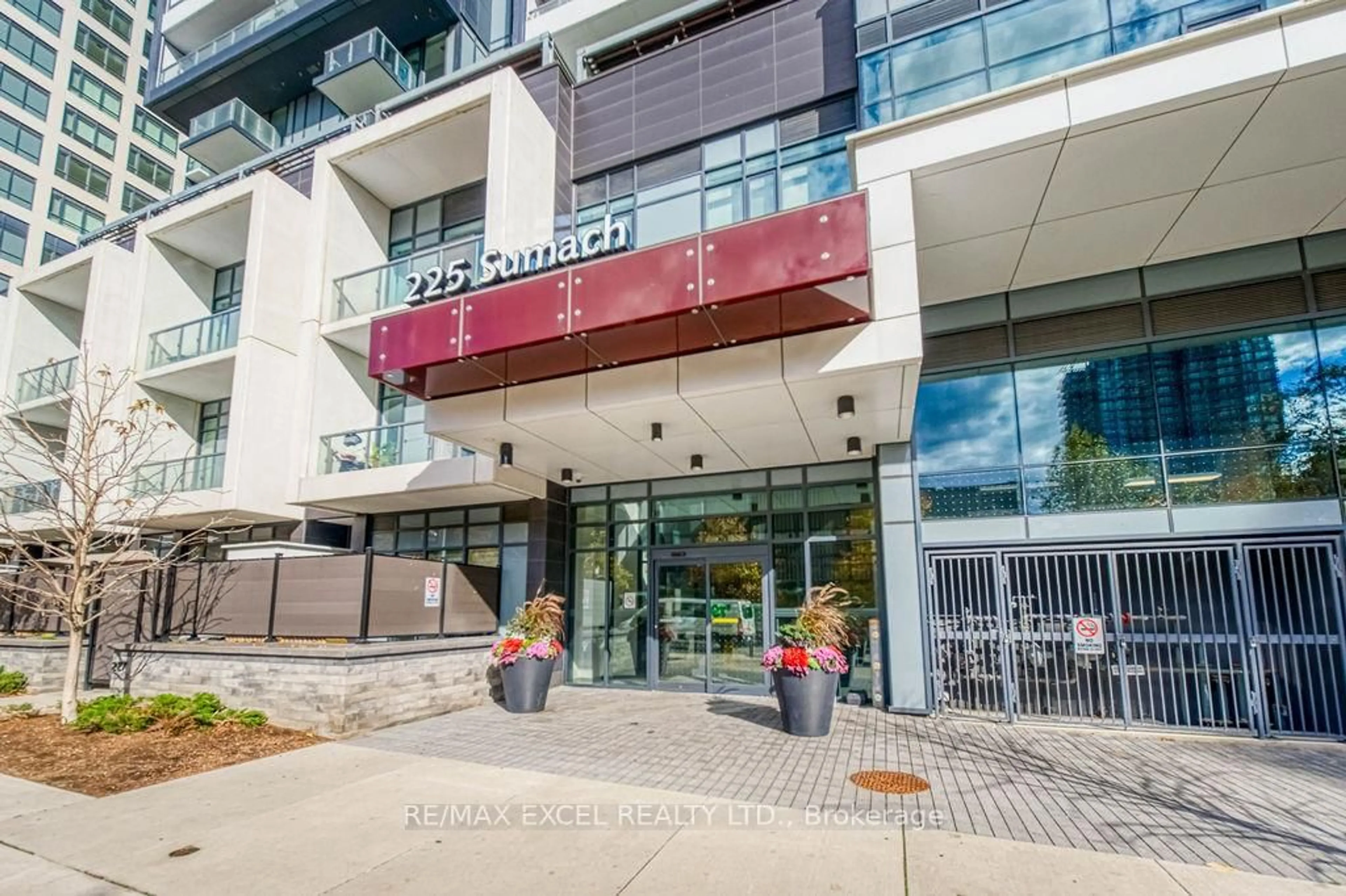 Indoor foyer for 225 Sumach St #1009, Toronto Ontario M5A 0P8