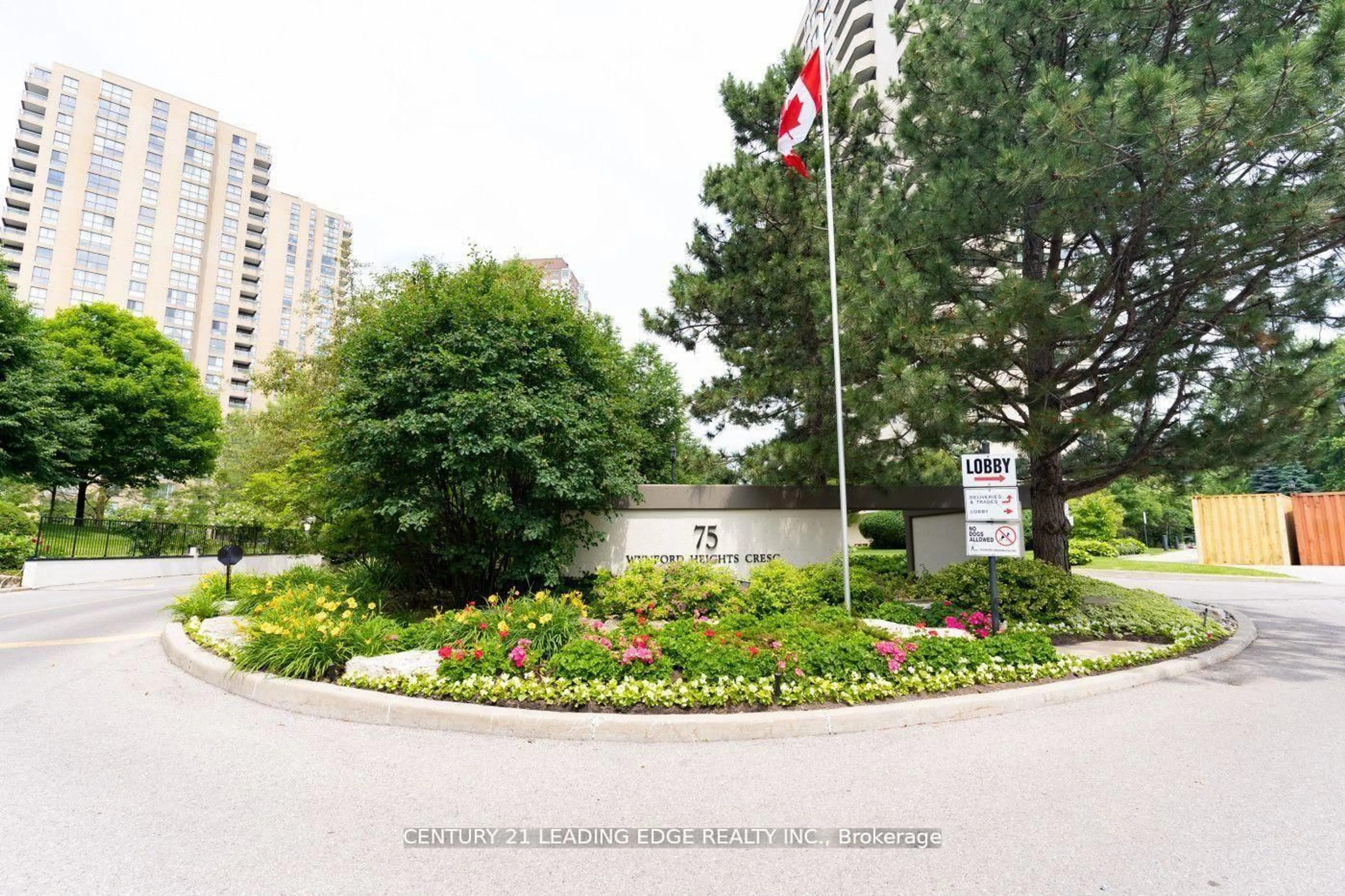 Indoor foyer for 75 Wynford Heights Cres #2403, Toronto Ontario M3C 3H9