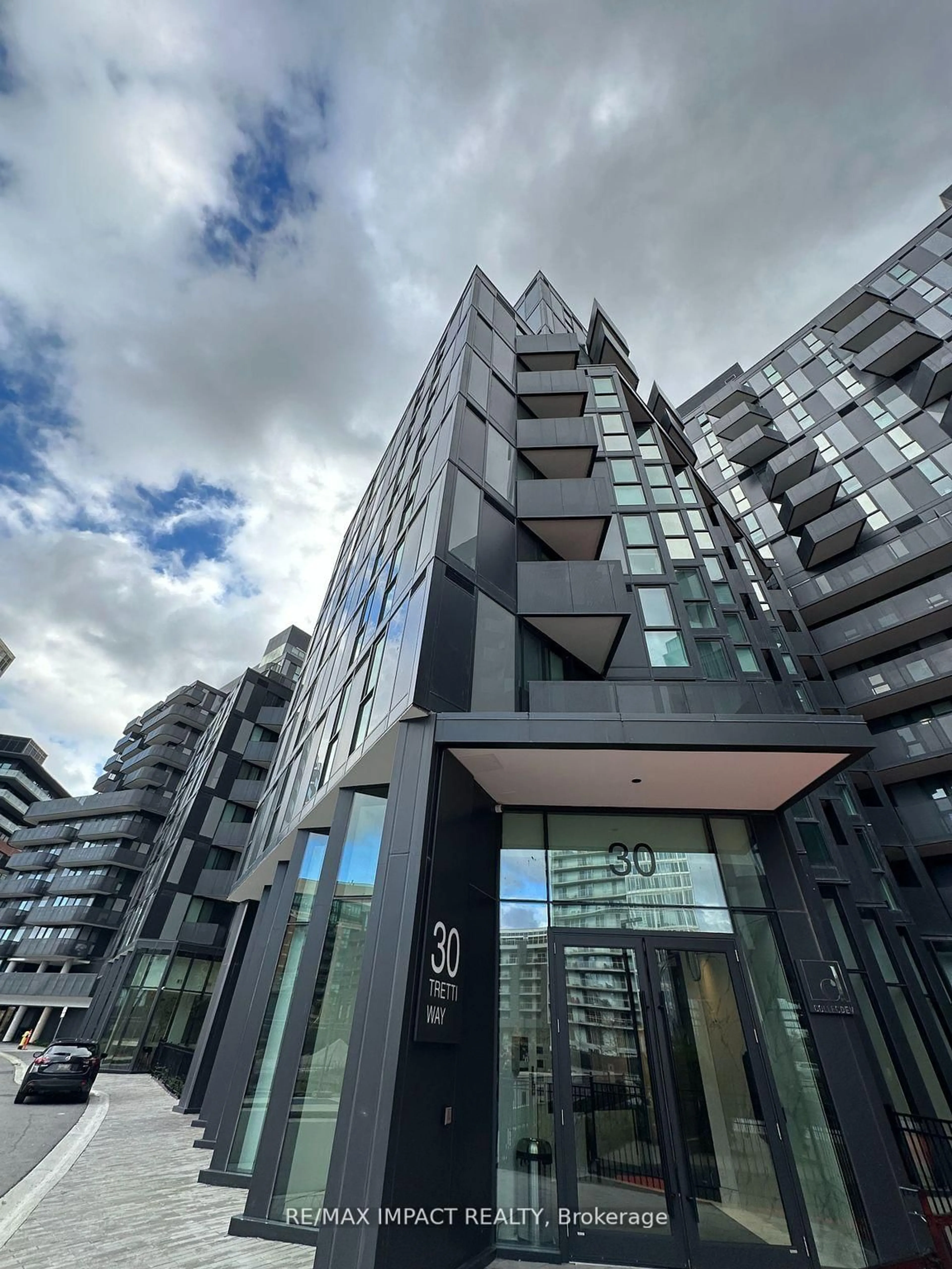 Indoor foyer for 30 Tretti Way #509, Toronto Ontario M3H 0E3