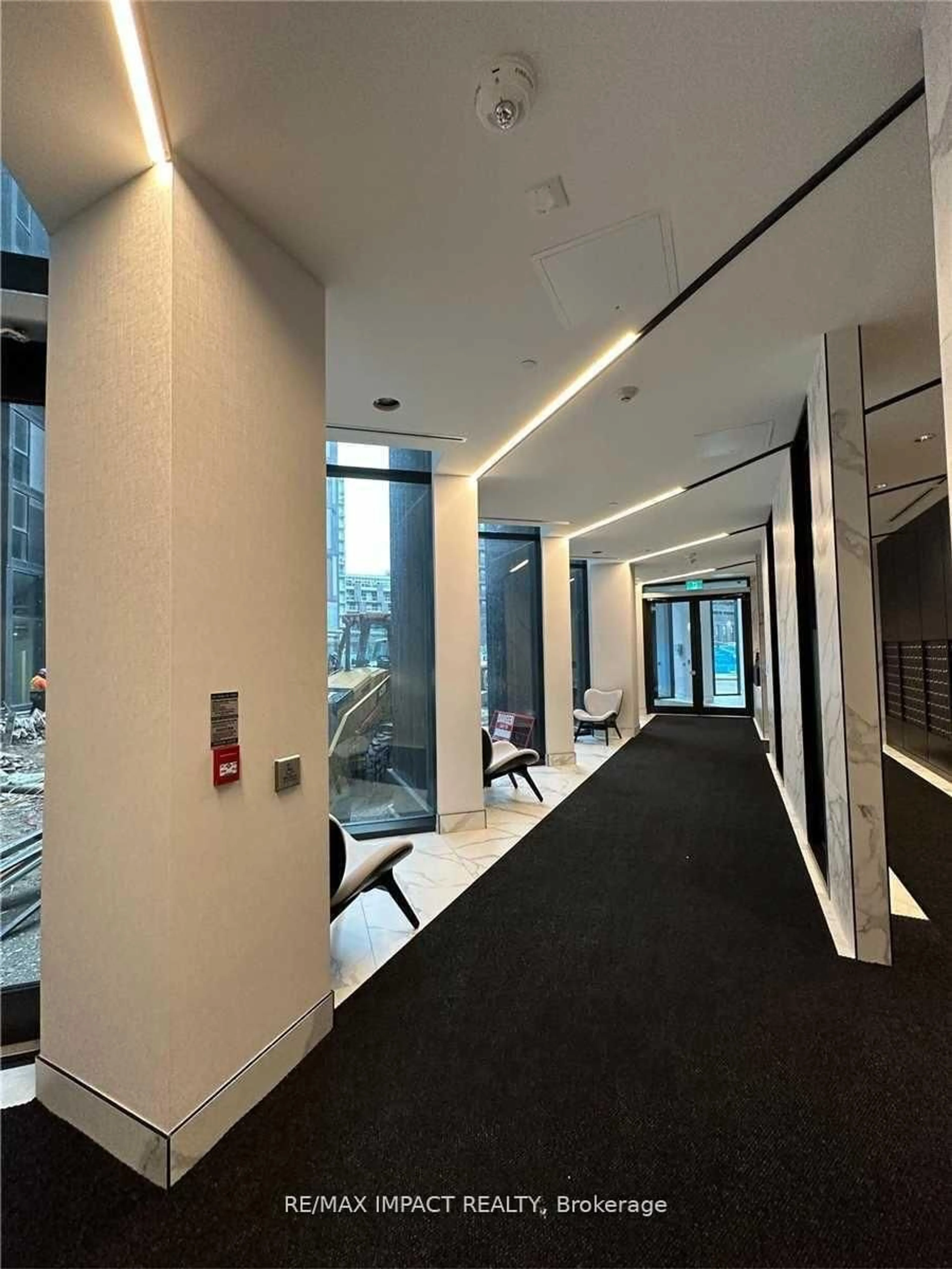 Indoor foyer for 30 Tretti Way #509, Toronto Ontario M3H 0E3
