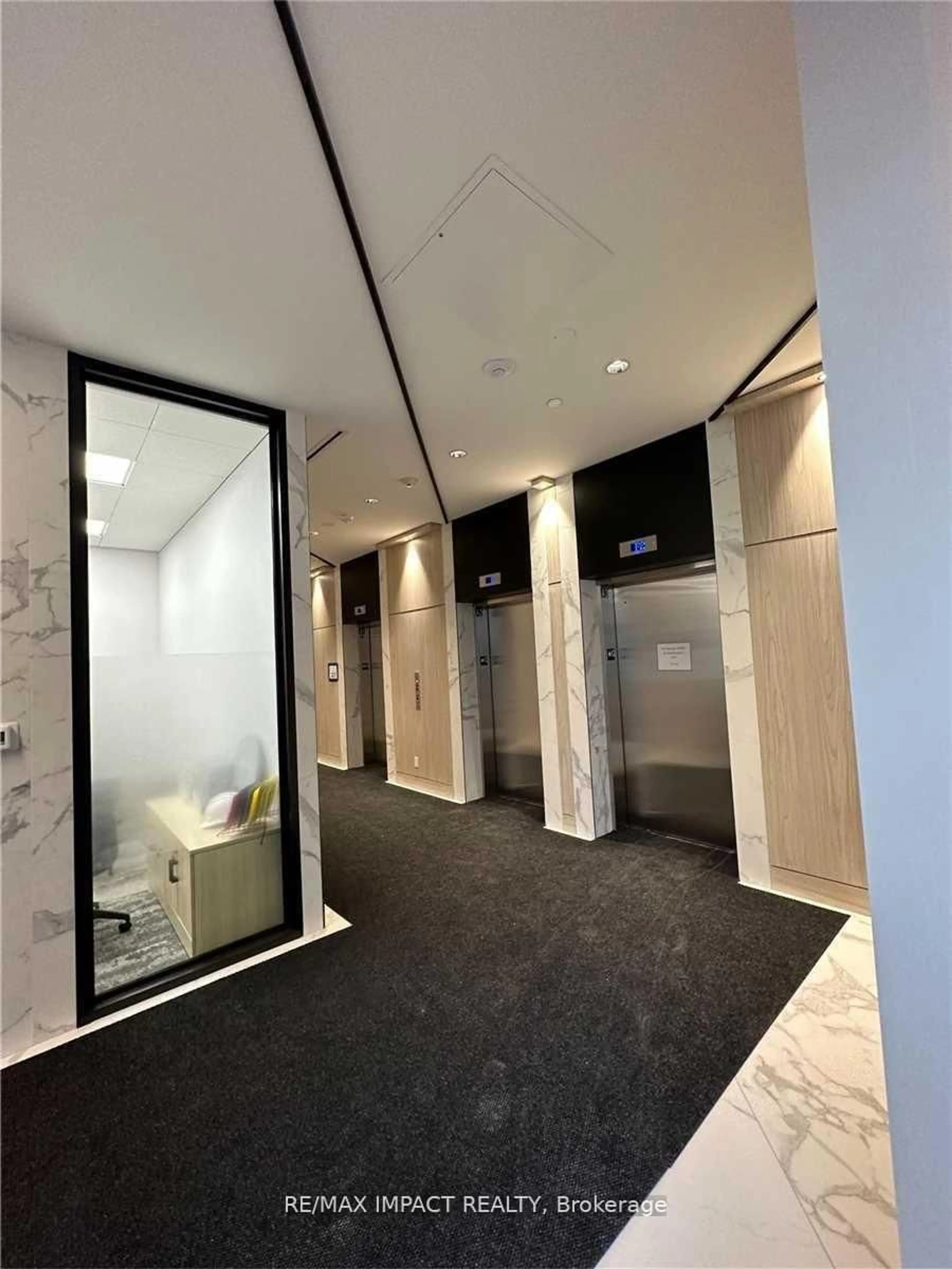 Indoor foyer for 30 Tretti Way #509, Toronto Ontario M3H 0E3