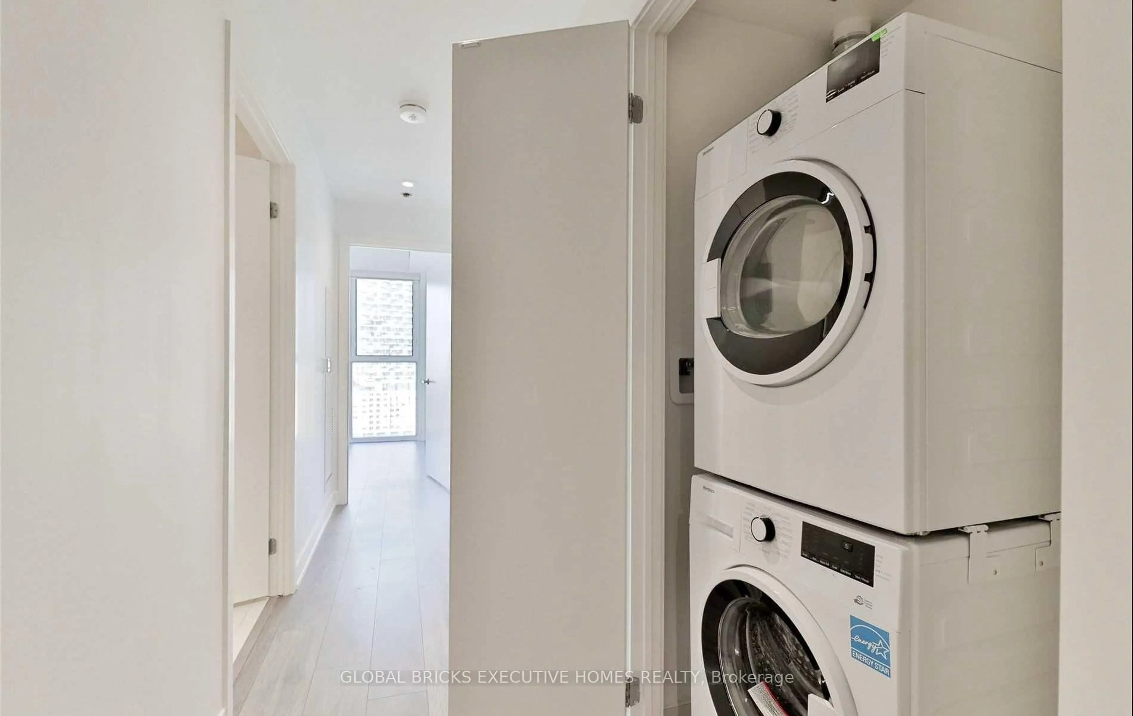 Laundry room for 20 Richardson St #2603, Toronto Ontario M5A 0S6