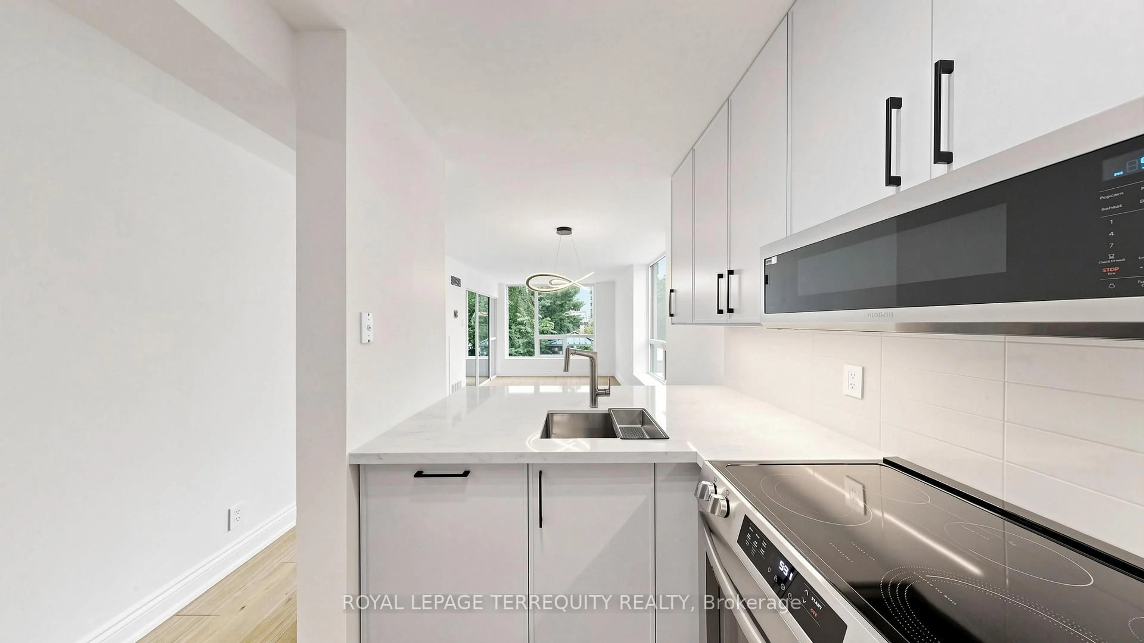 Unknown for 92 King St #220, Toronto Ontario M5C 2V8