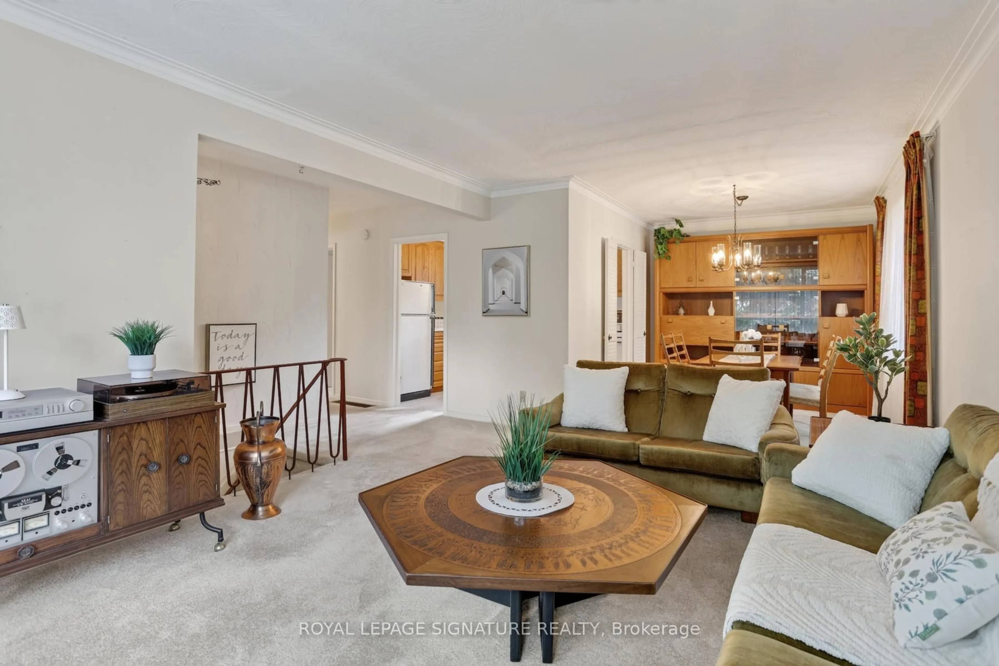 Living room with furniture, unknown for 1 Tanburn Pl, Toronto Ontario M3A 1X6