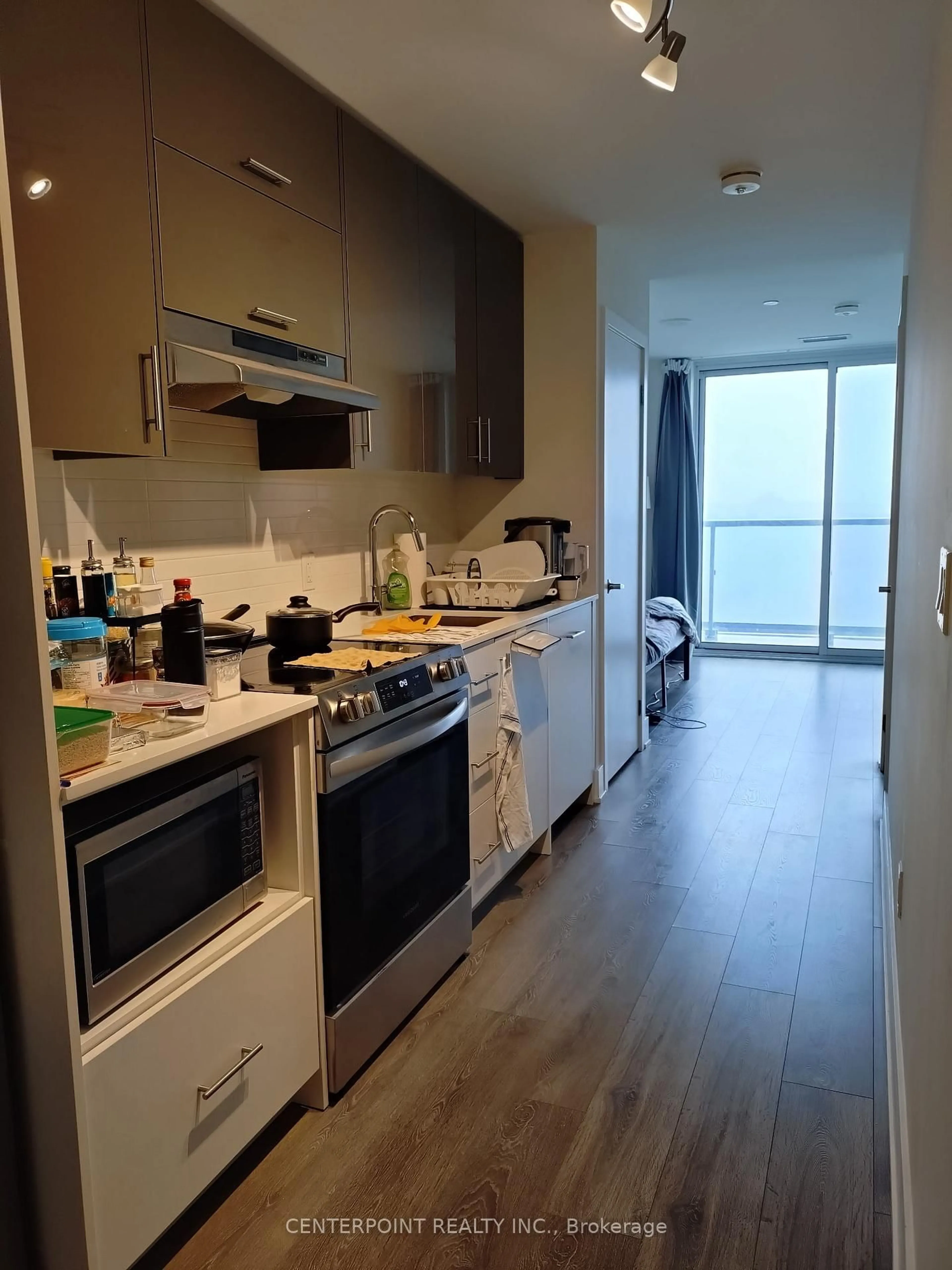 Standard kitchen, wood/laminate floor for 188 Fairview Mall Dr #1506, Toronto Ontario M2J 5A7