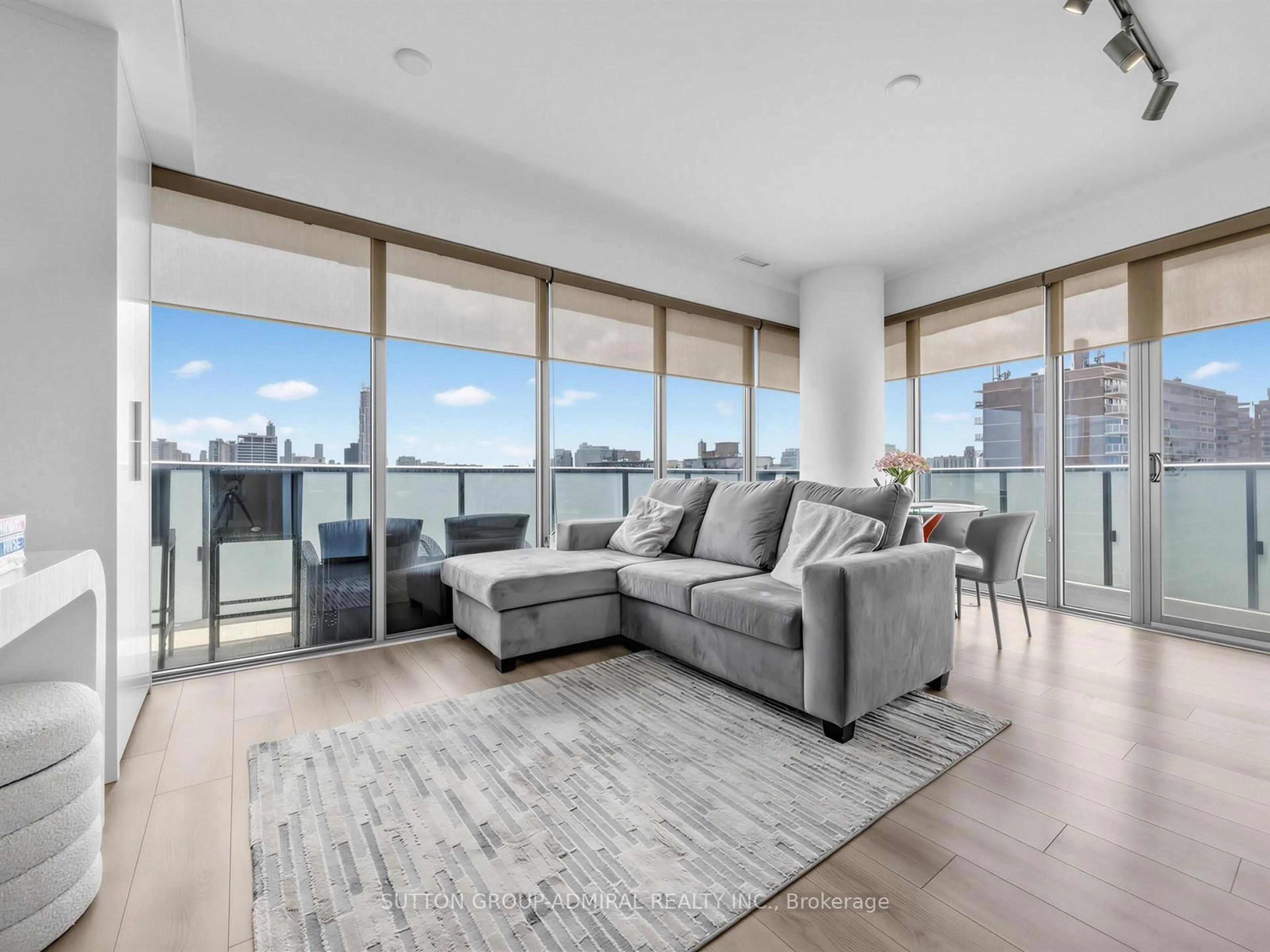 Living room with furniture, unknown for 1815 Yonge St #1102, Toronto Ontario M4T 2A4