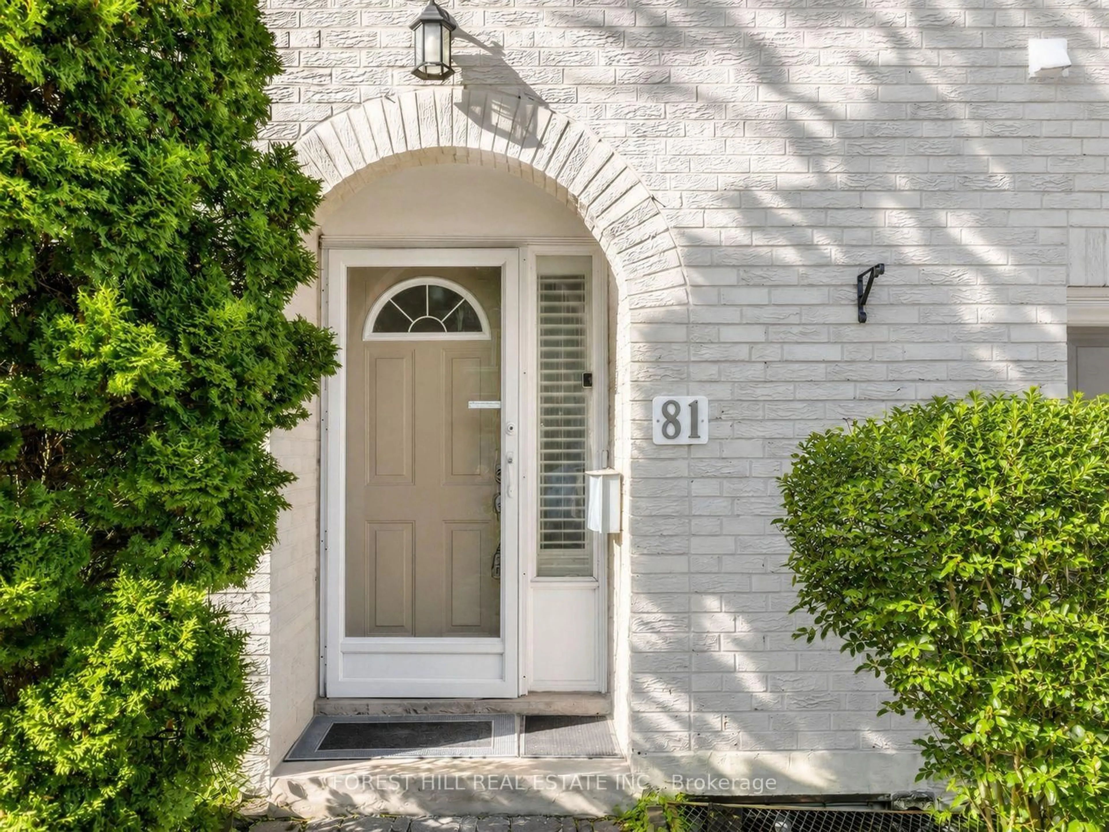 Indoor entryway for 81 Scenic Mill Way, Toronto Ontario M2L 1S9