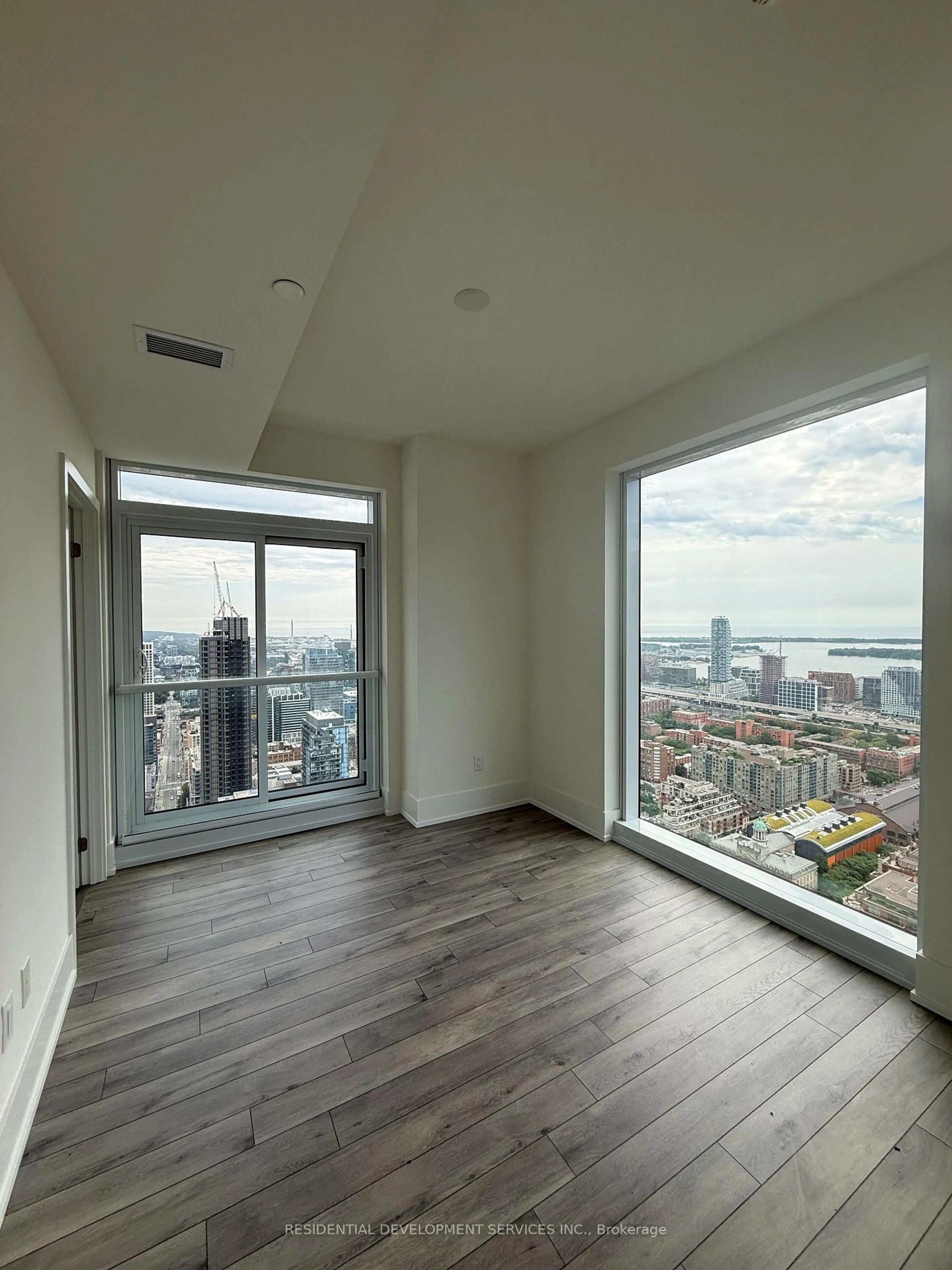 A pic of a room for 89 Church St #5007, Toronto Ontario M5C 0B7