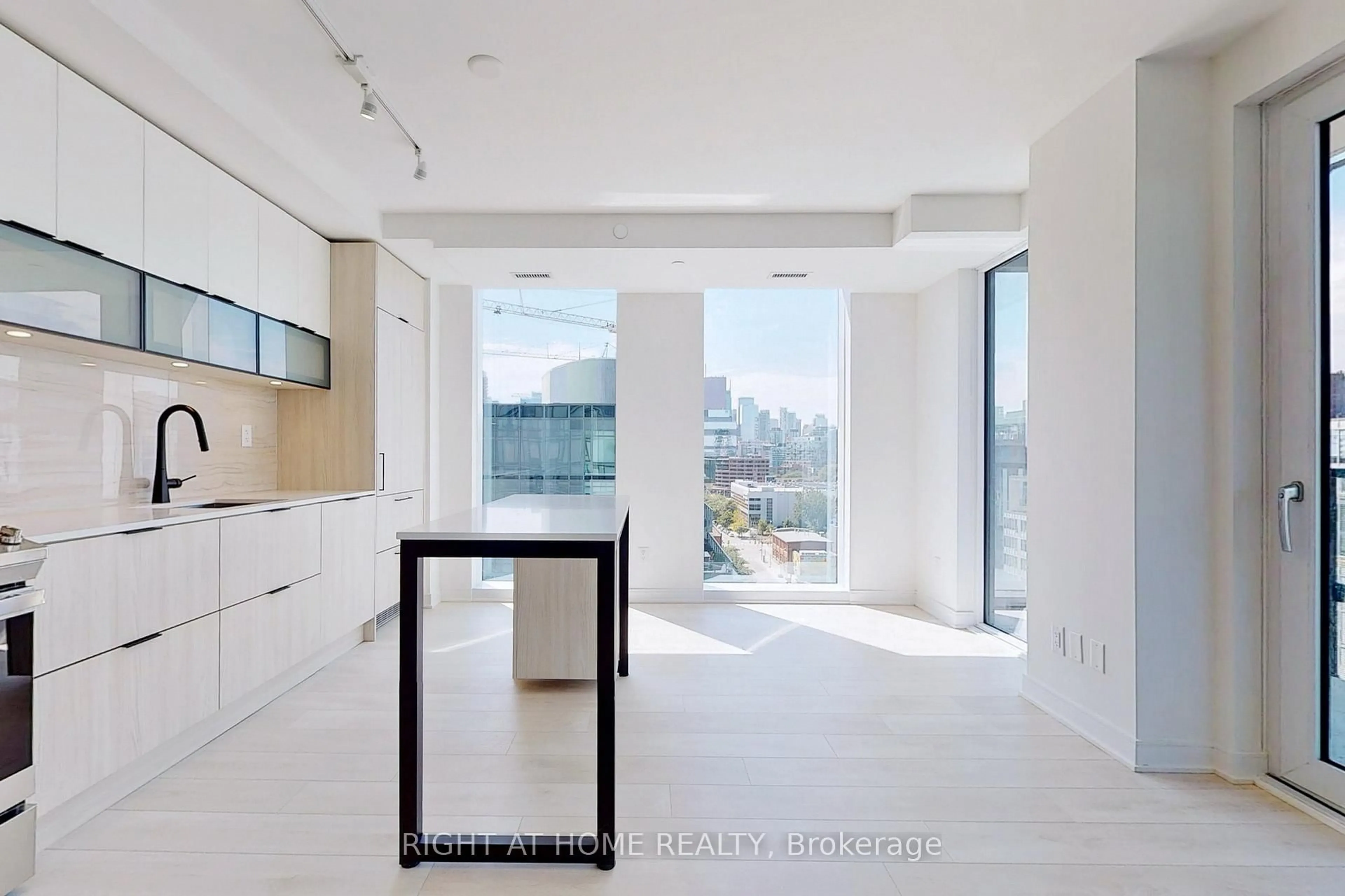 Indoor foyer for 35 Rolling Mills Rd #N1103, Toronto Ontario M5A 0V6