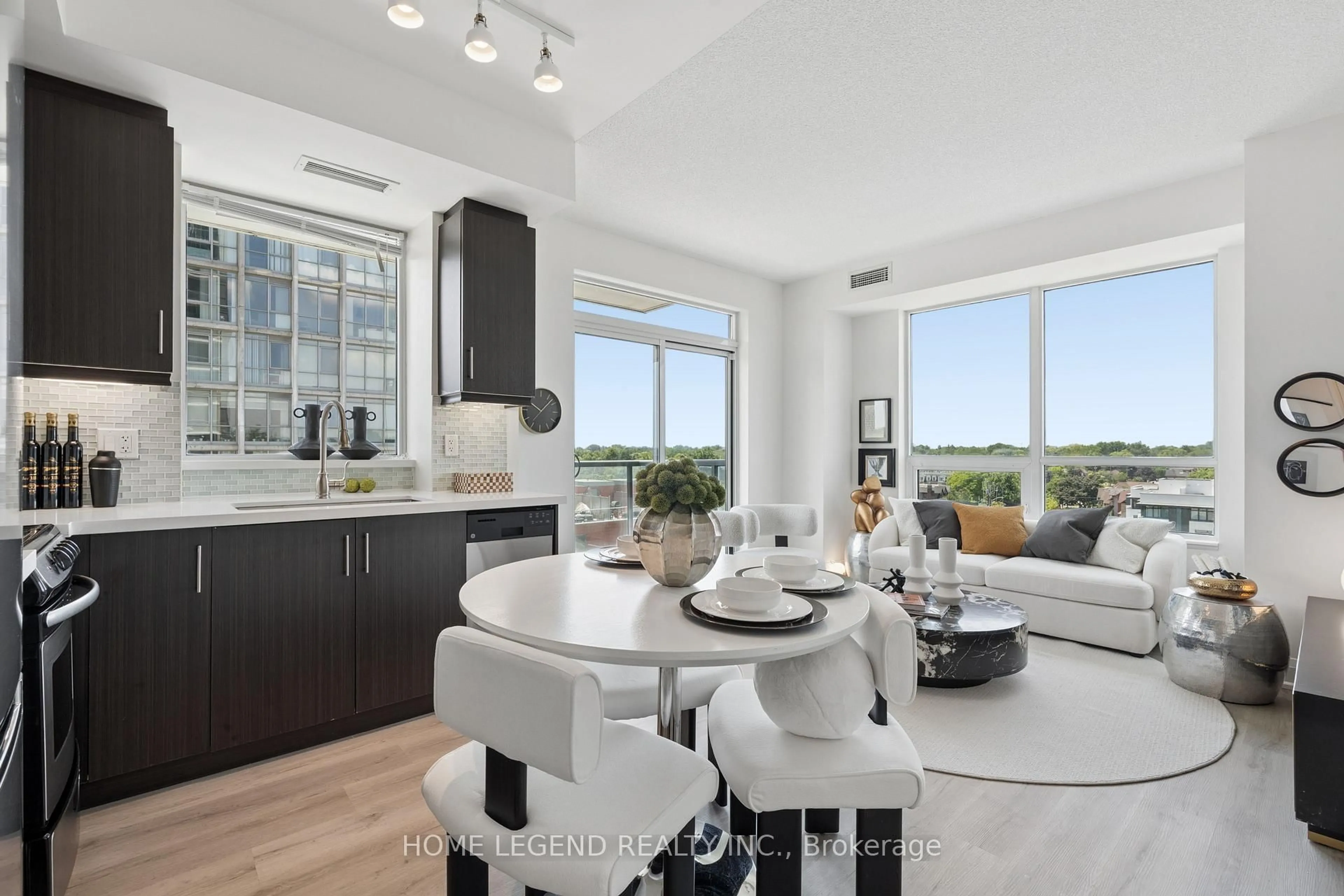 Open concept kitchen, unknown for 68 Canterbury Pl #605, Toronto Ontario M2N 0H8