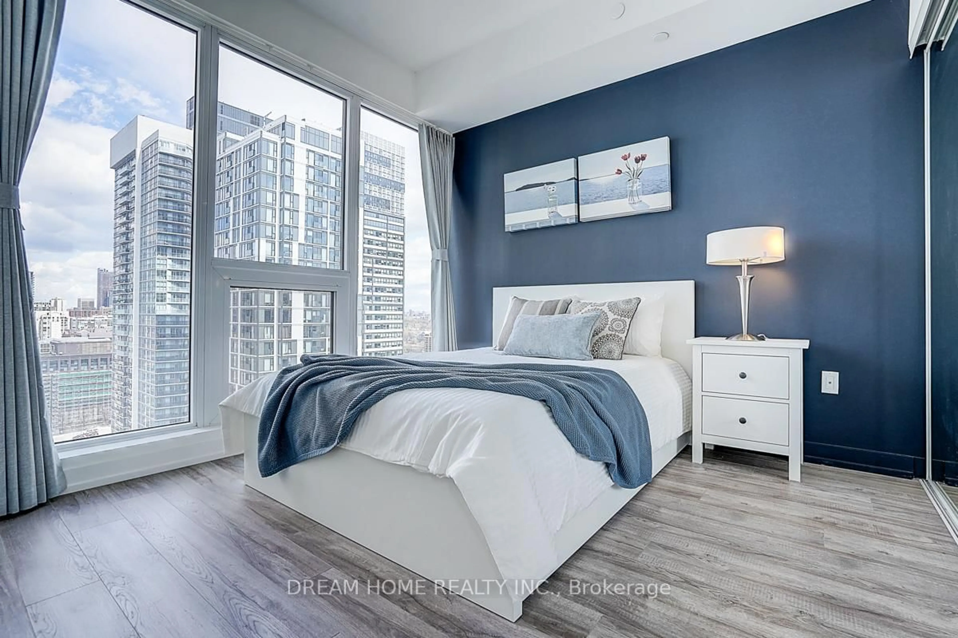 Bedroom with bed, unknown for 77 Shuter St #2611, Toronto Ontario M5B 0B8