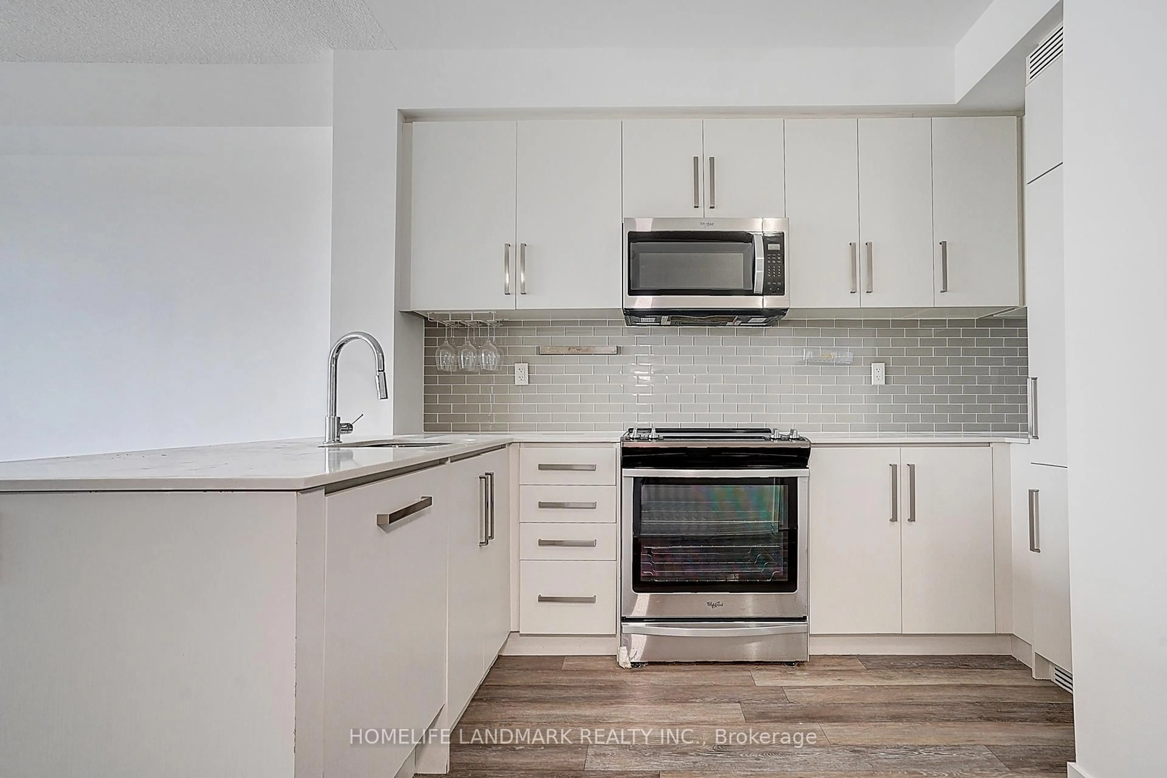 Standard kitchen, unknown for 5180 Yonge St #2002, Toronto Ontario M2N 5P6